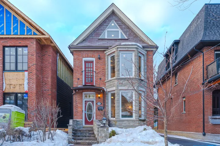 30  Boustead  Avenue, Toronto W01, ON M6R 1Y9