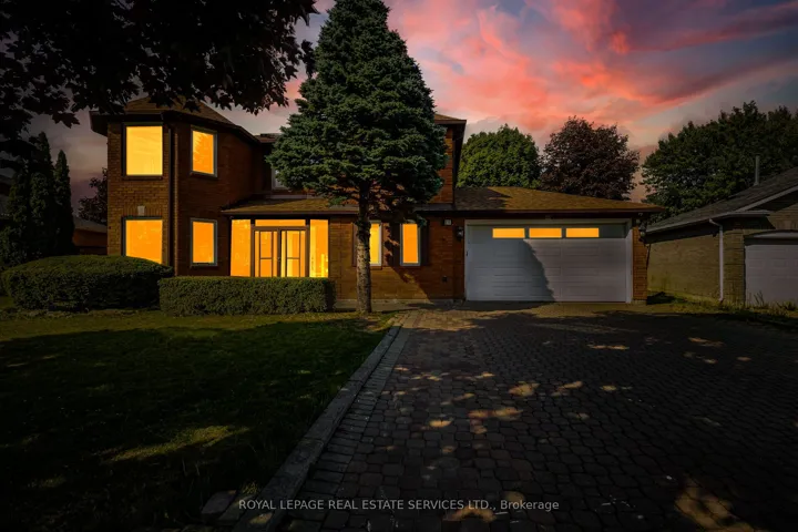 18  Tremont  Court, Brampton, ON L6Z 4C8