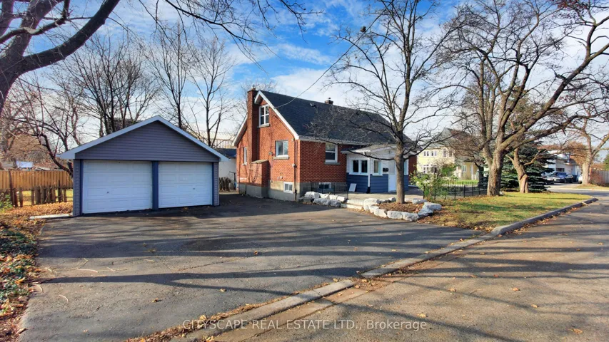 39  Woodward  Avenue, Brampton, ON L6V 1K2