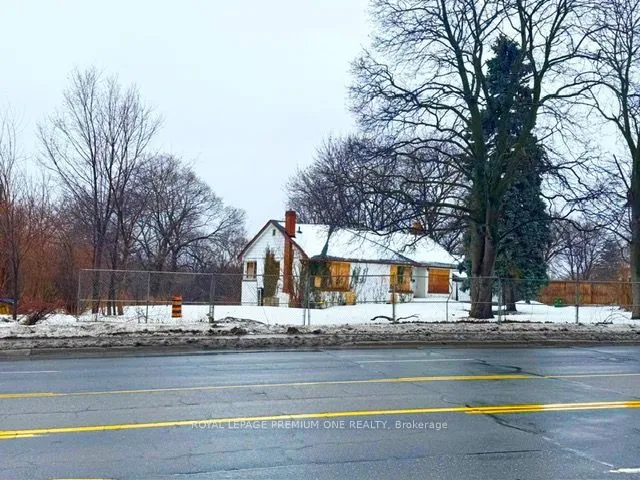 2986  Weston  Road, Toronto W05, ON M6R 2K1