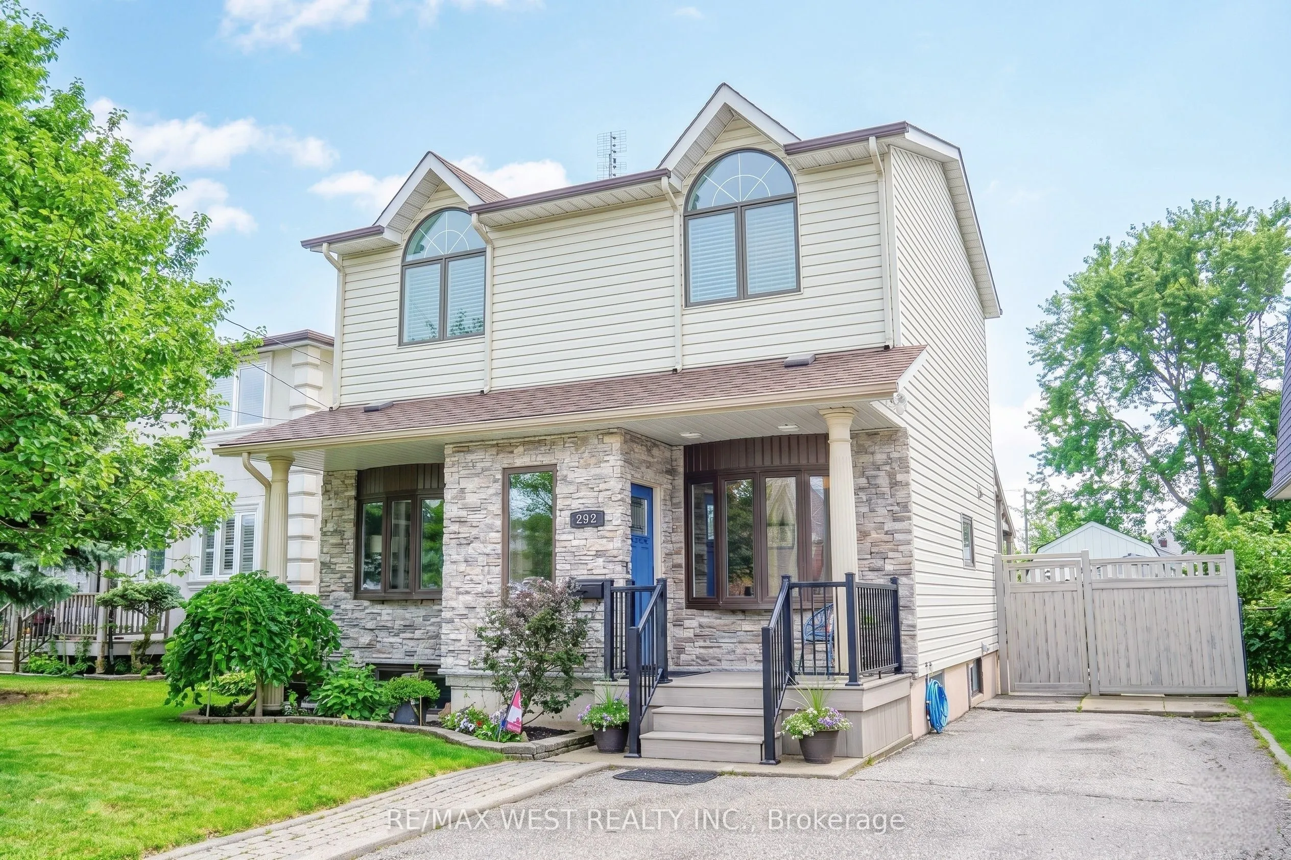 Detached Home For Sale | W12813570