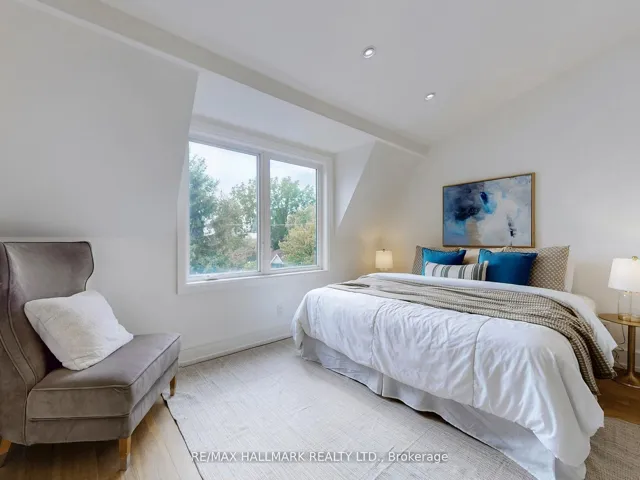 5  Wadsworth  Boulevard, Toronto W04, ON M9N 2G3