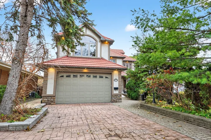 1670  Lincolnshire  Boulevard, Mississauga, ON L5E 2S7