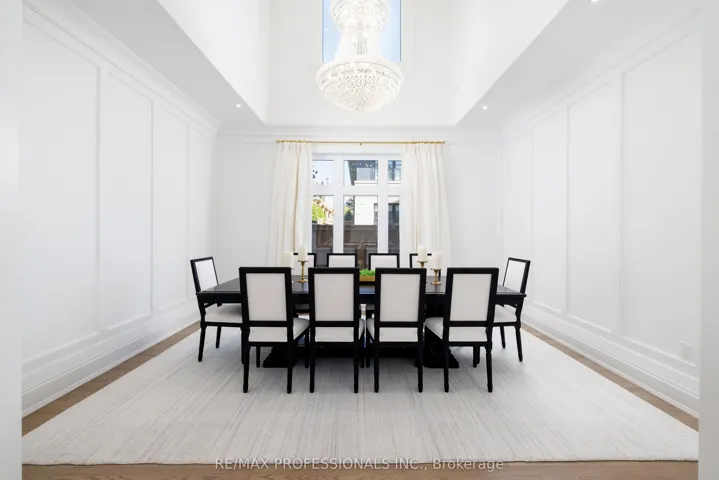 2B  Fairway  Road, Toronto W08, ON M9A 5E9