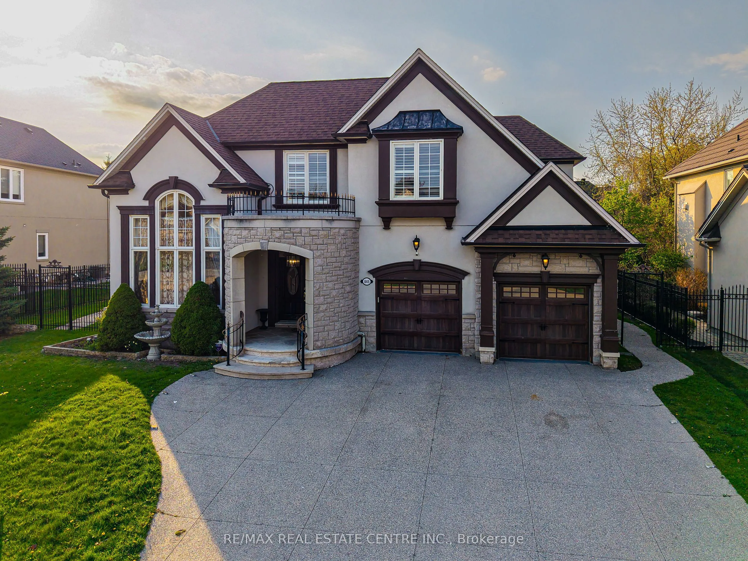 Detached Home For Sale | W12837142