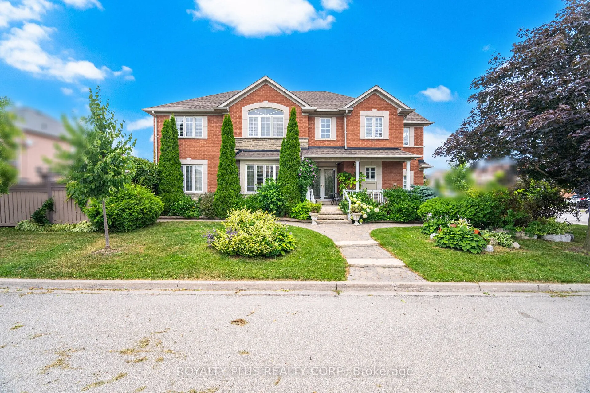 Detached Home For Sale | W12841658