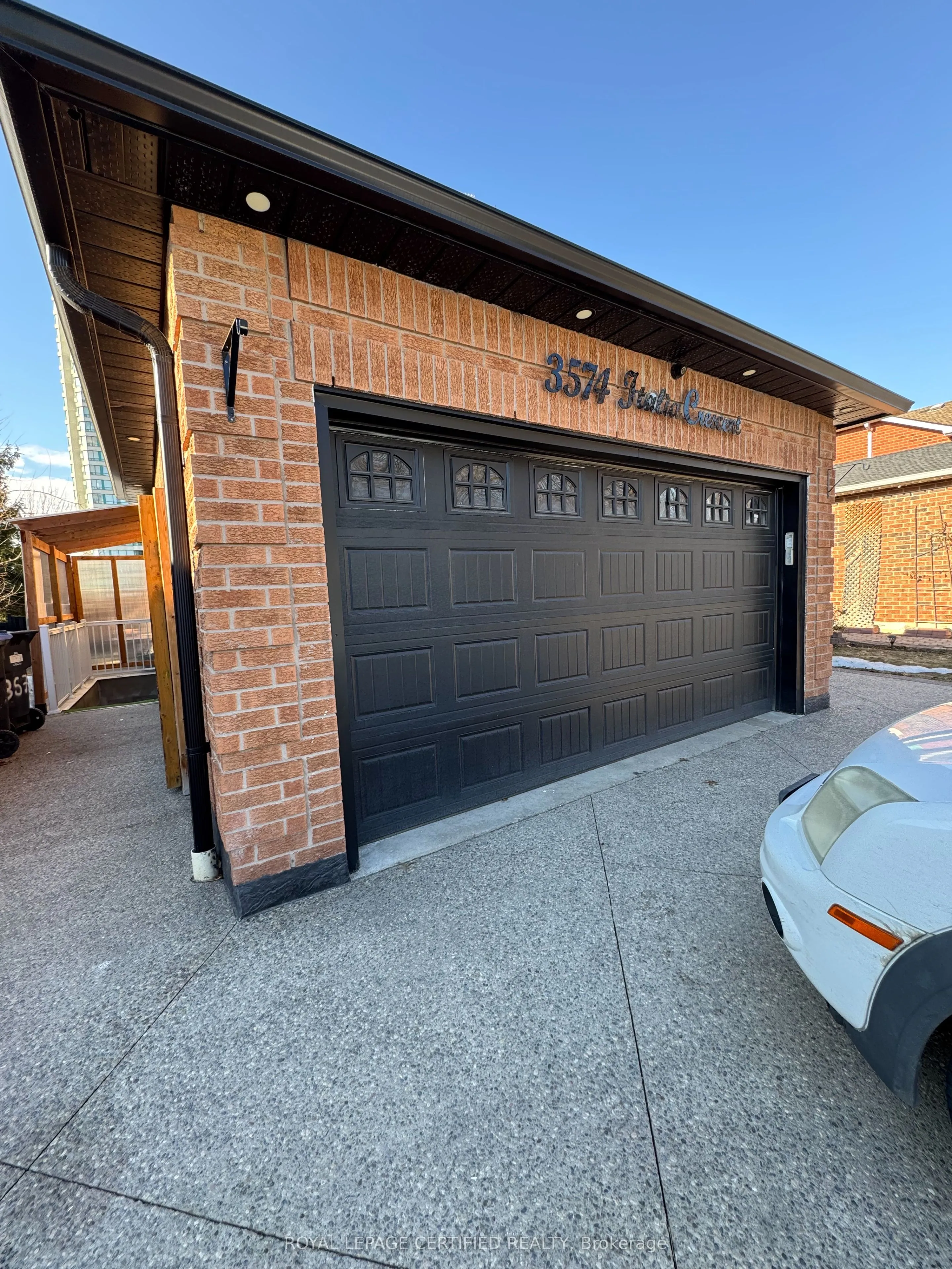 Detached Home For Lease | W12869336