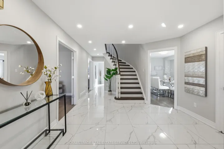 4134  Murray Hill  Crescent, Mississauga, ON L5C 4H8