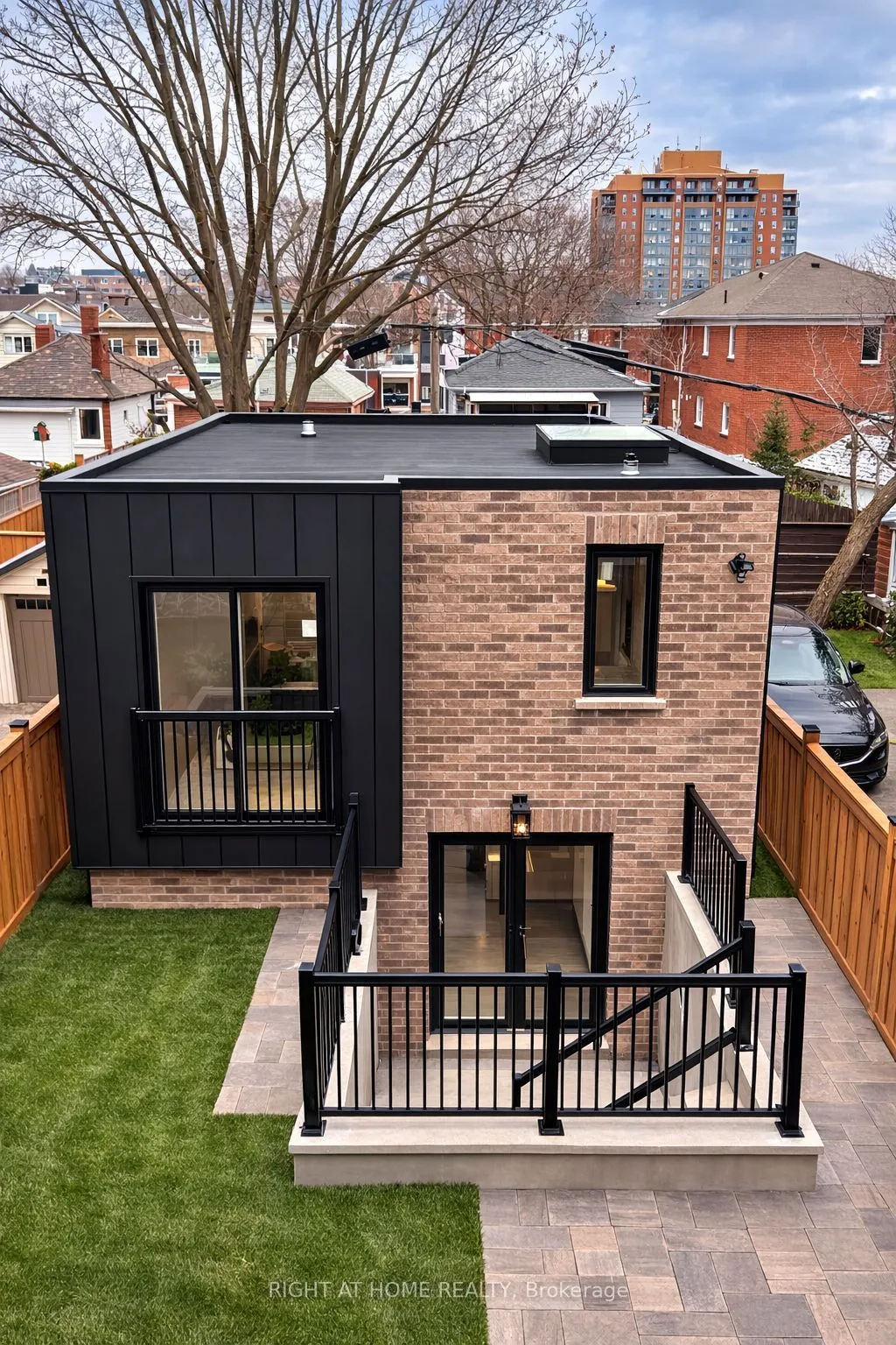 Triplex For Lease | W12873274