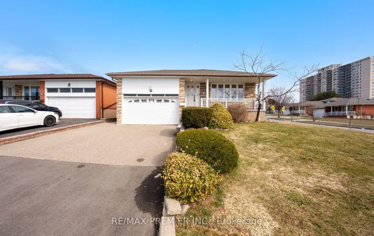 3  Mayberry  Road, Toronto W05, ON M3N 2A5