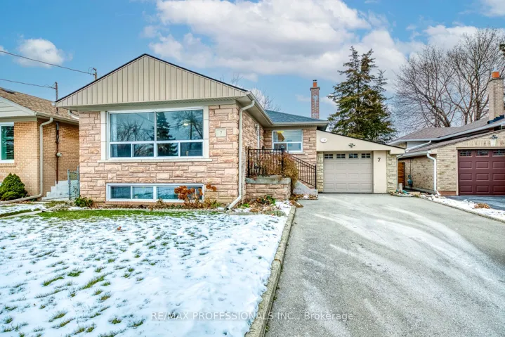7  Belgate  Place, Toronto W08, ON M9C 3Y5