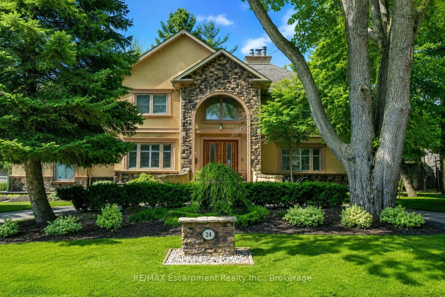 Detached Home For Sale | W12878342
