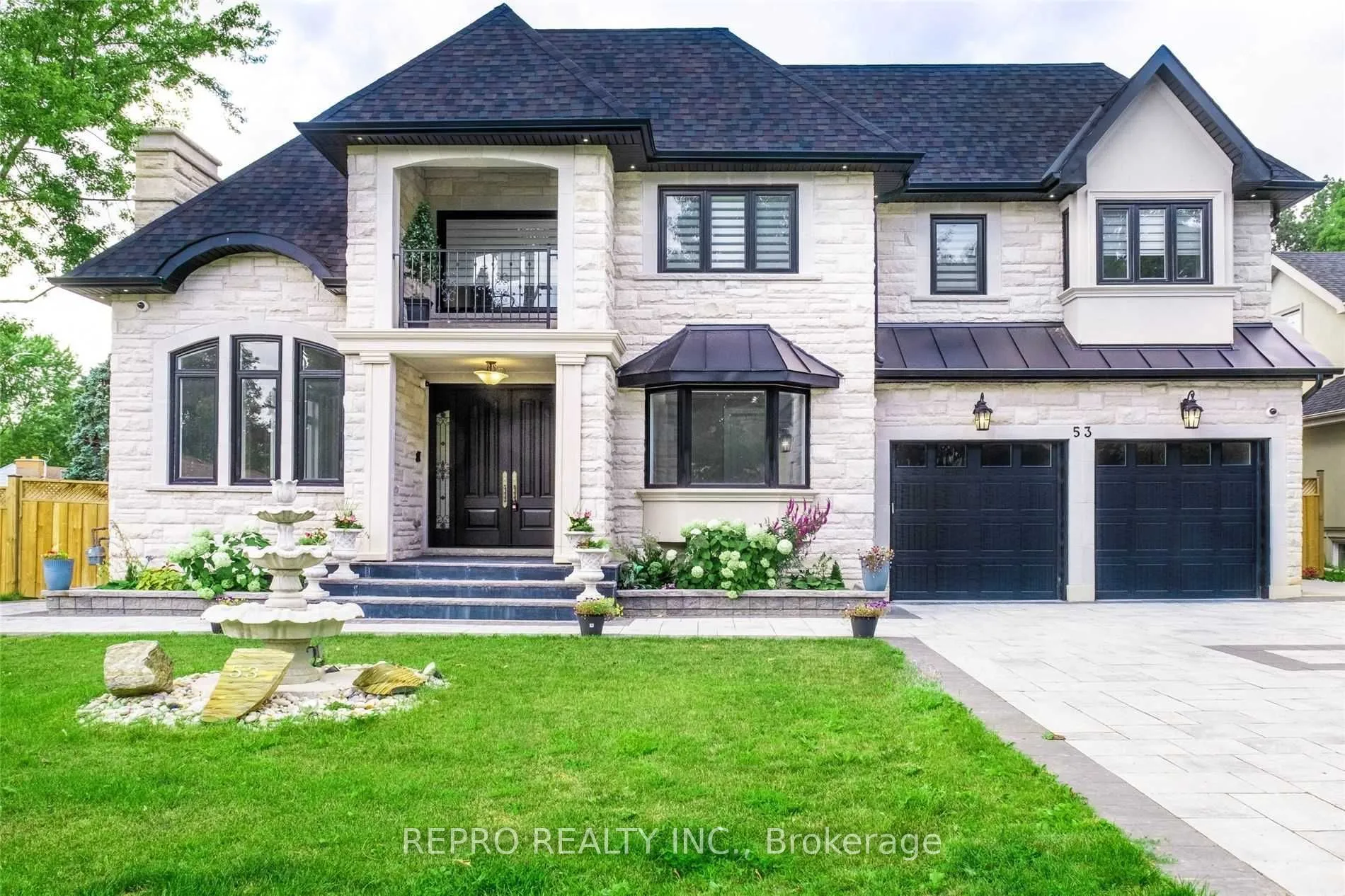 Detached Home For Sale | W12884284