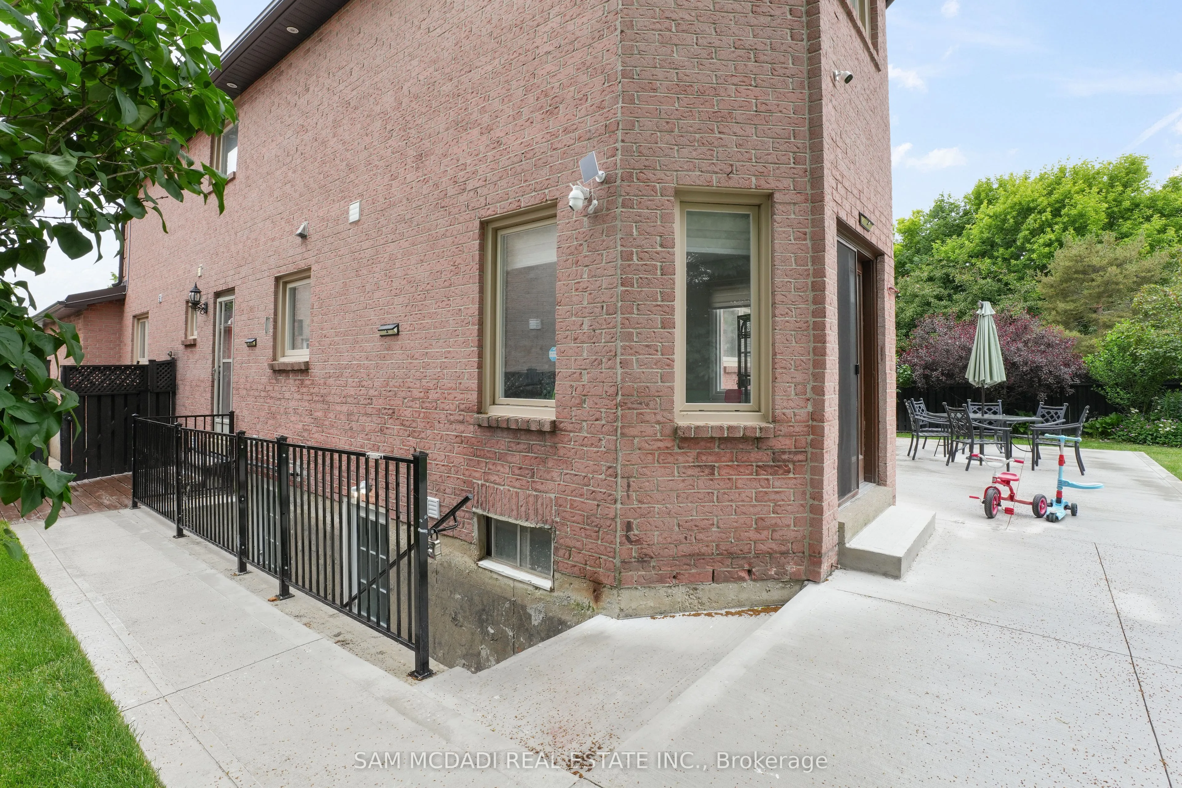 Property For Lease | W12884340