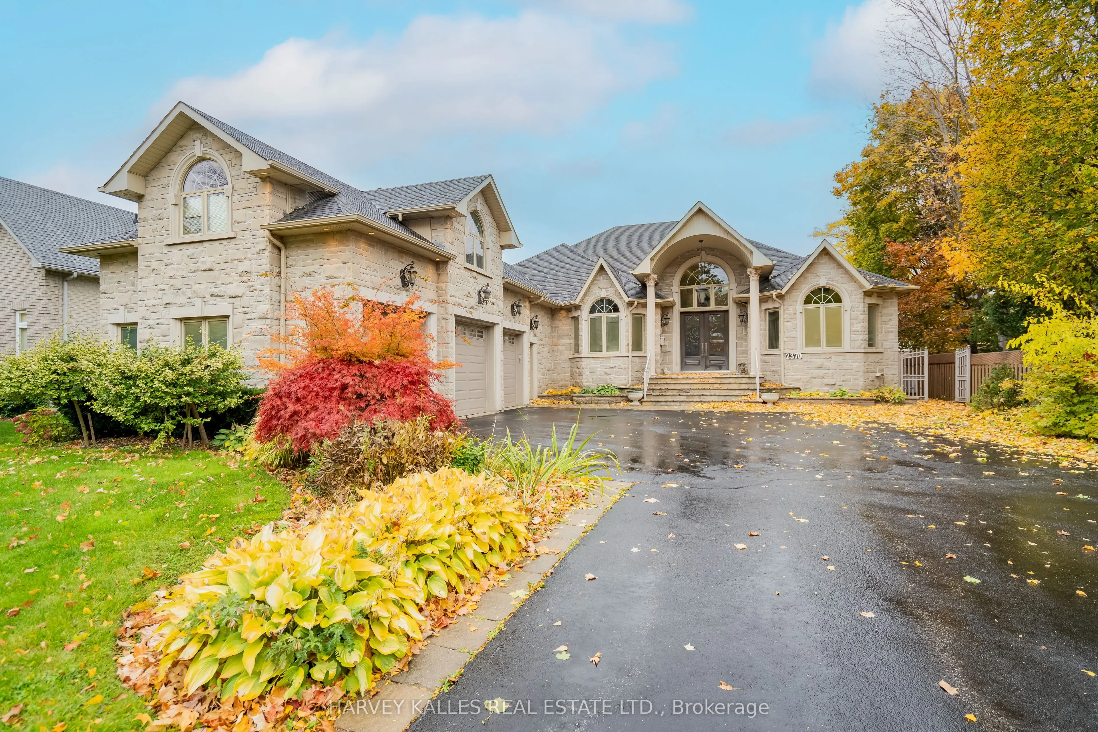 Detached Home For Sale | W12888014