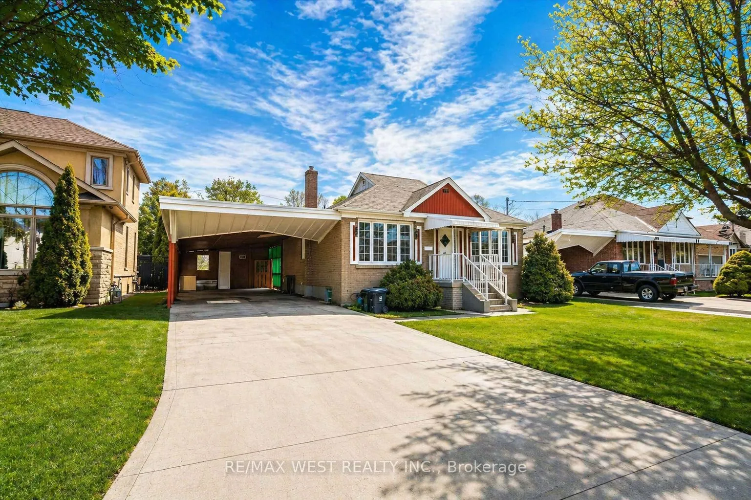 Detached Home For Lease | W12889350