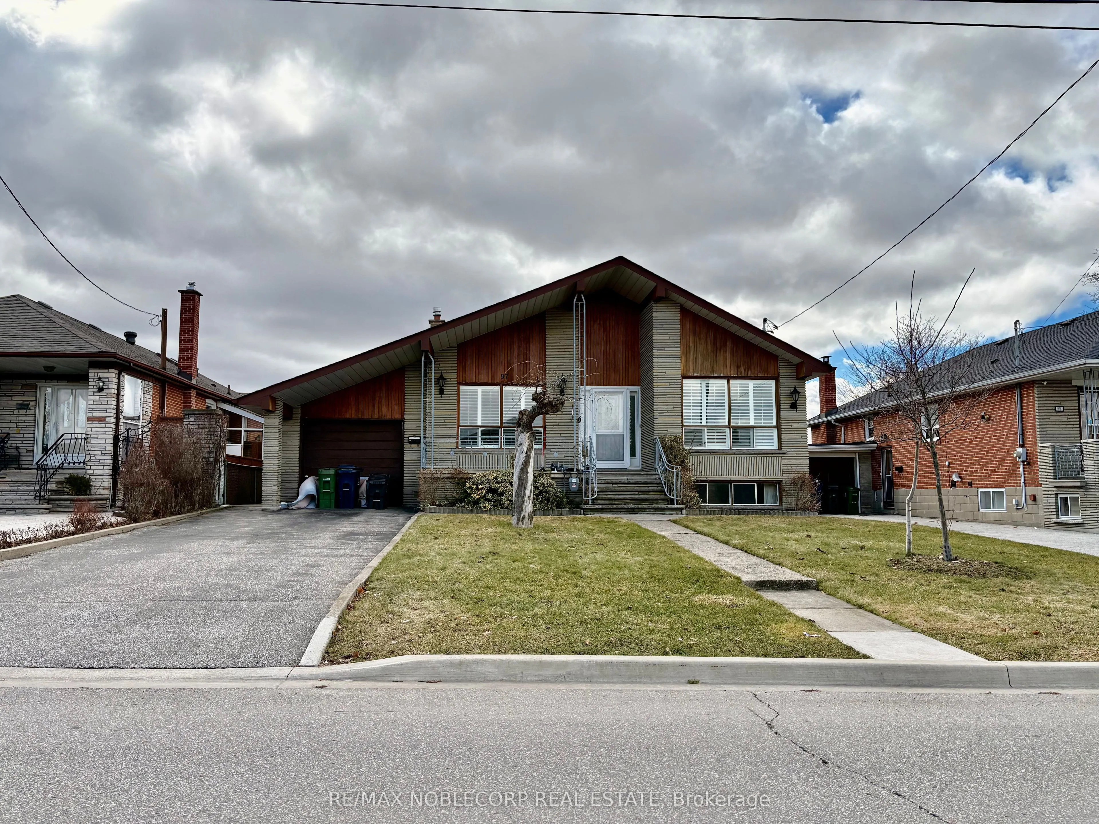 Property For Lease | W12892874