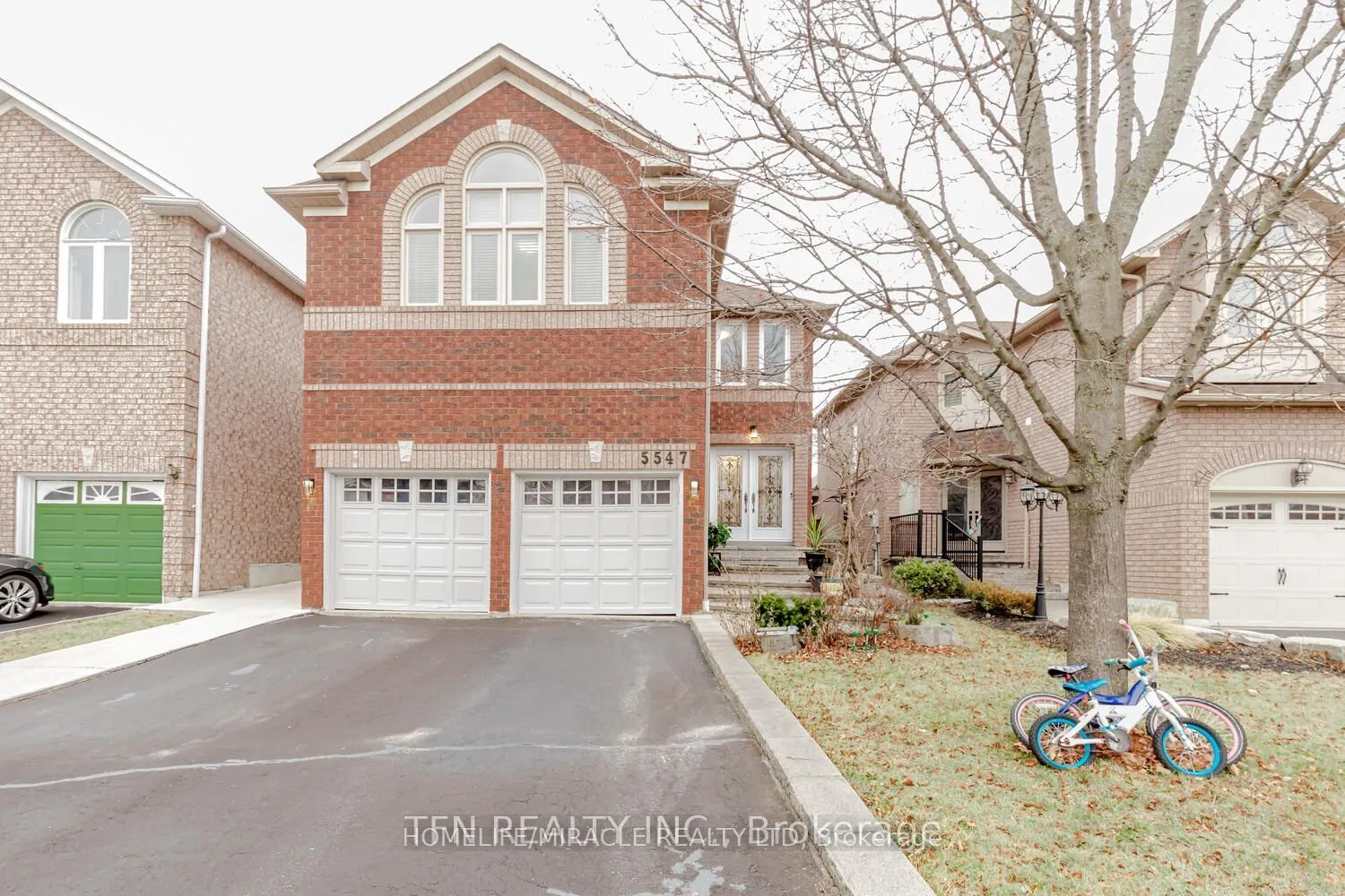 Detached Home For Lease | W12893734