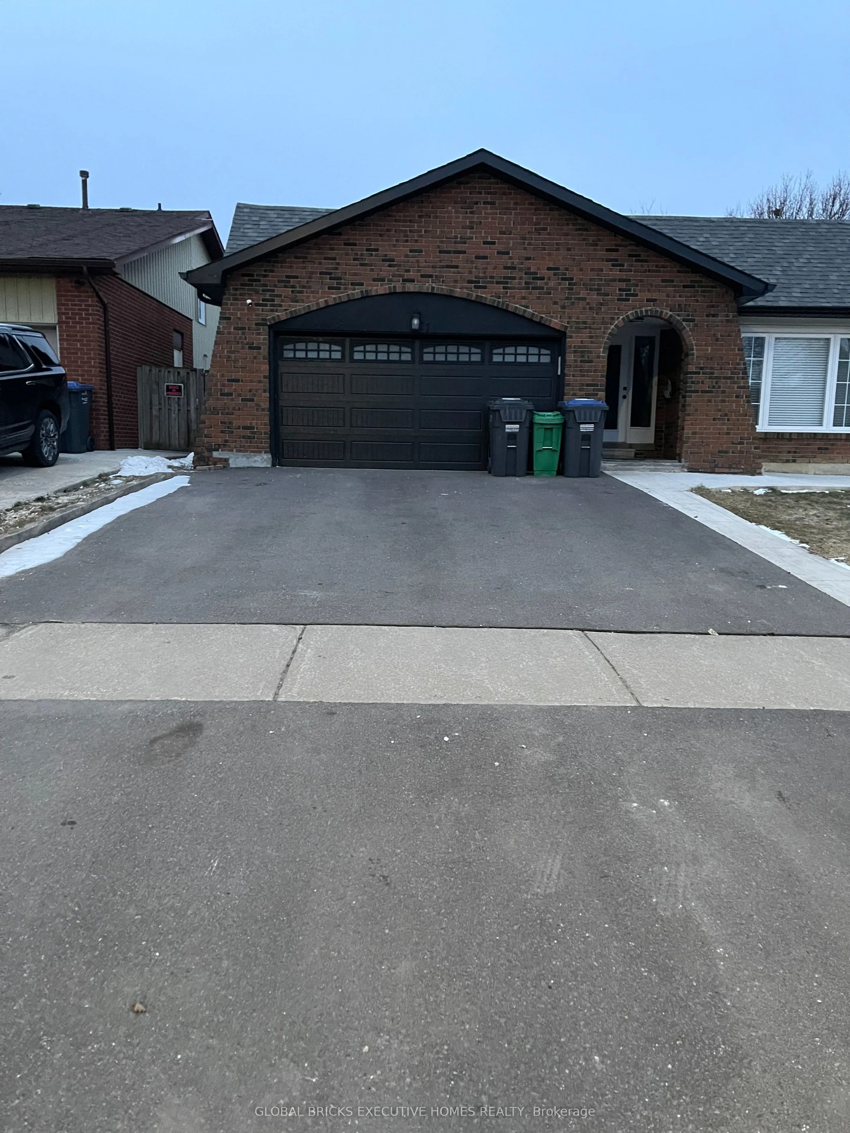 Detached Home For Sale | W12895942