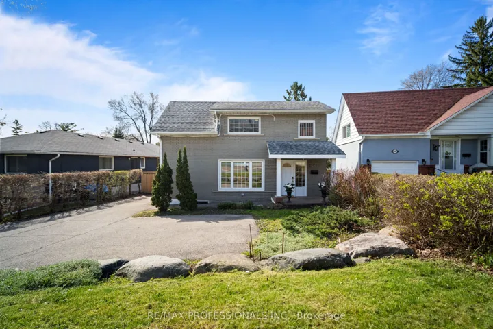 4625  Dundas W Street, Toronto W08, ON M9A 1A4