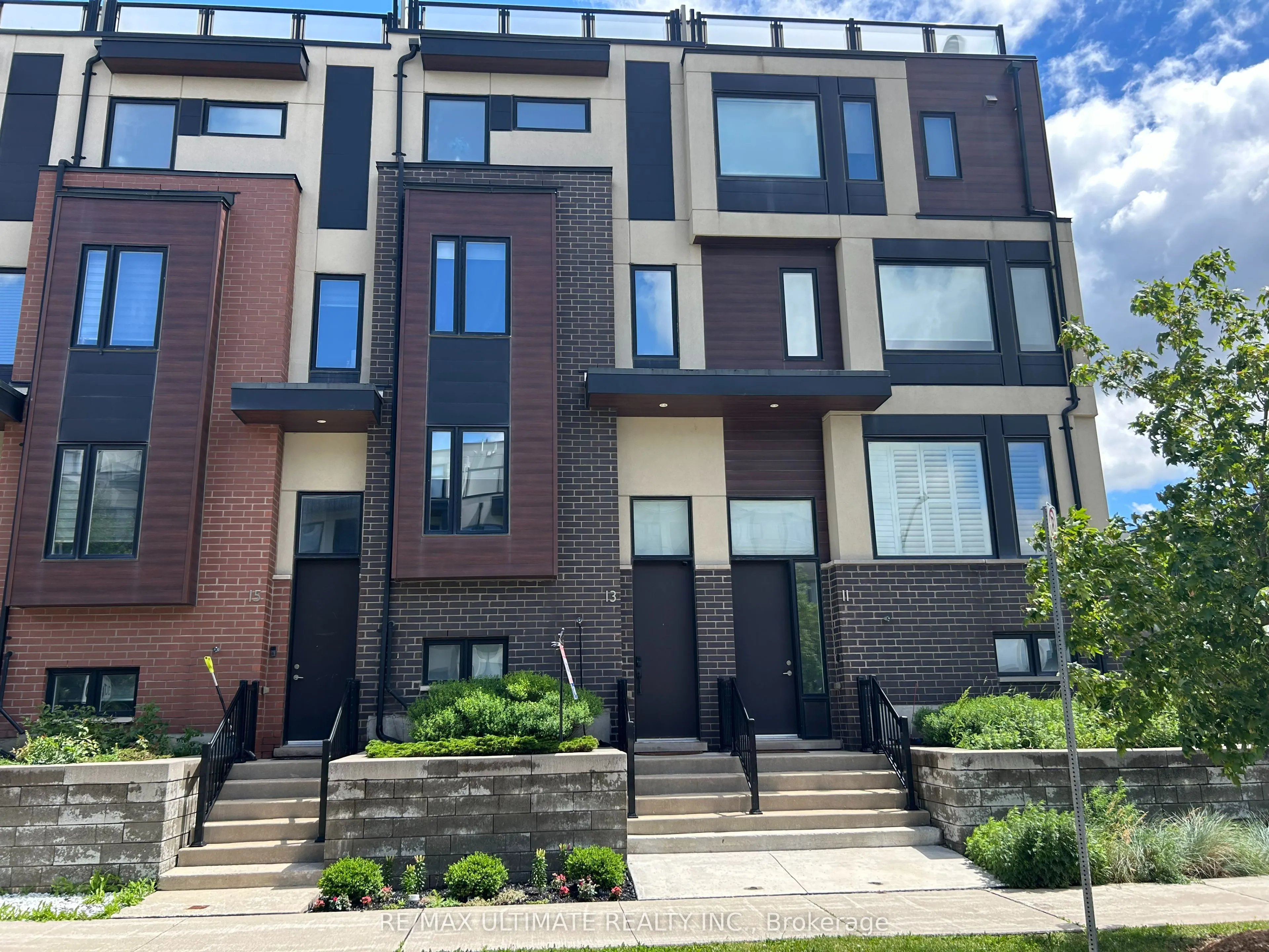 Property For Sale | W12899902