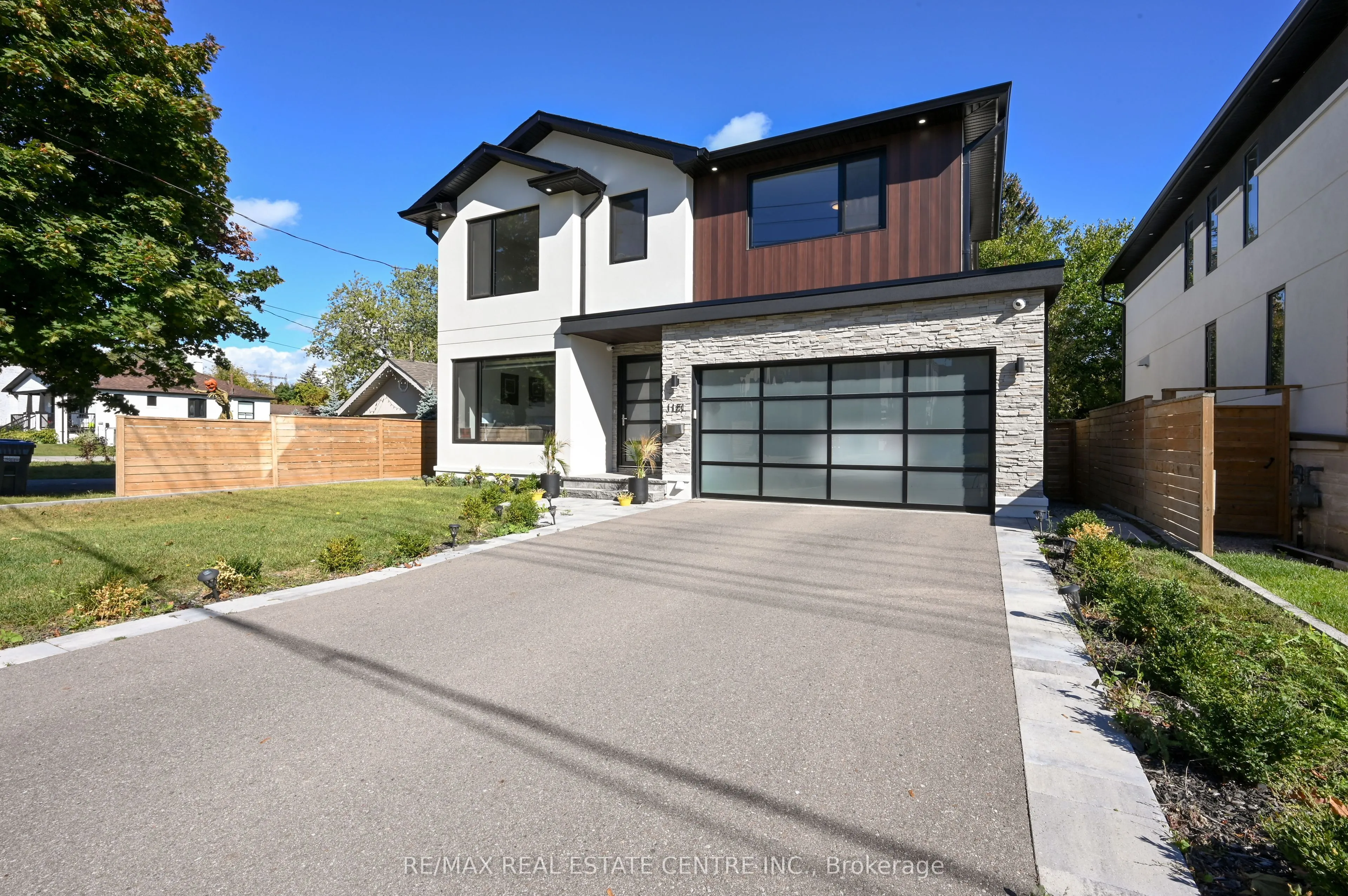 Detached Home For Sale | W12902848