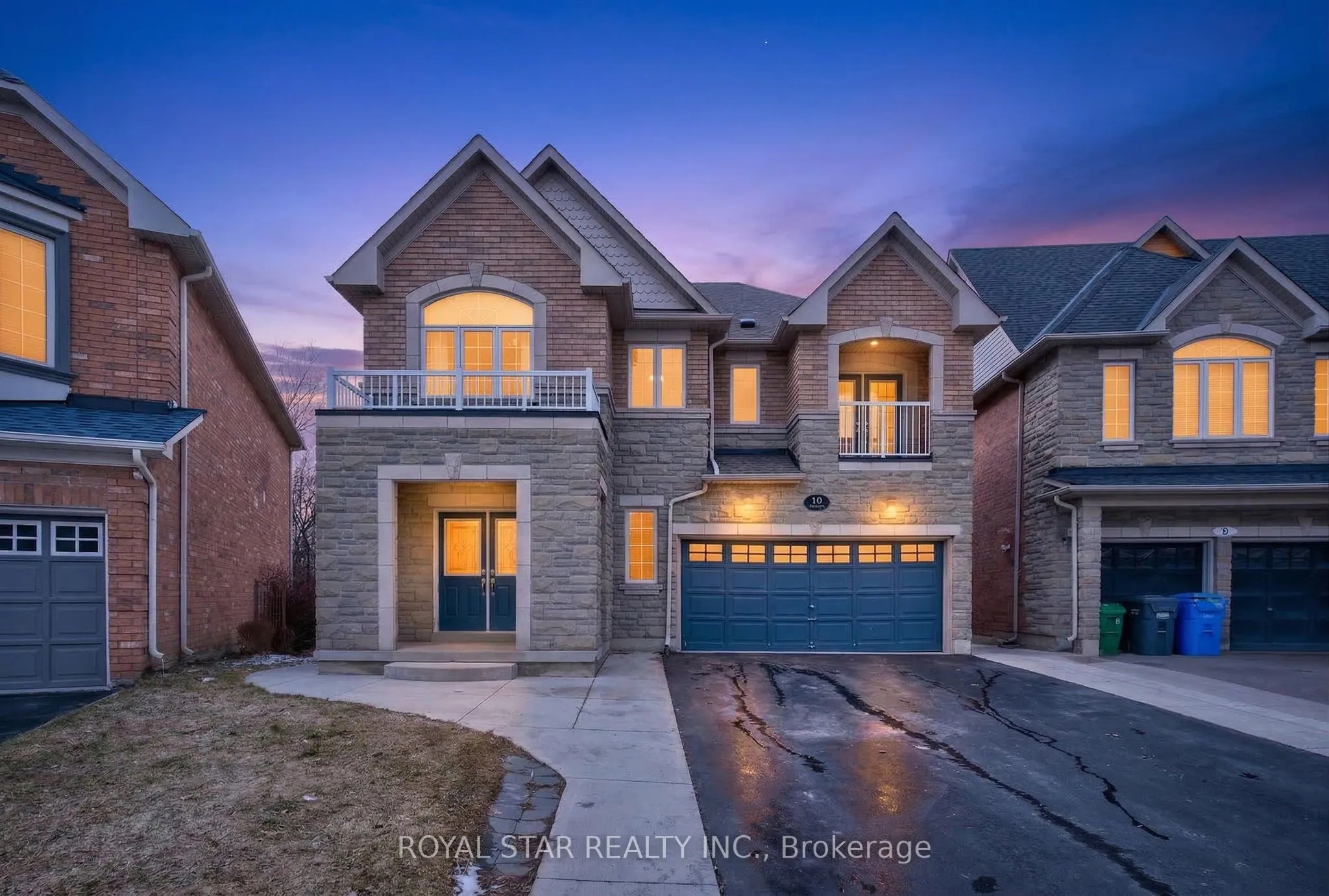 Detached Home For Sale | W12903506