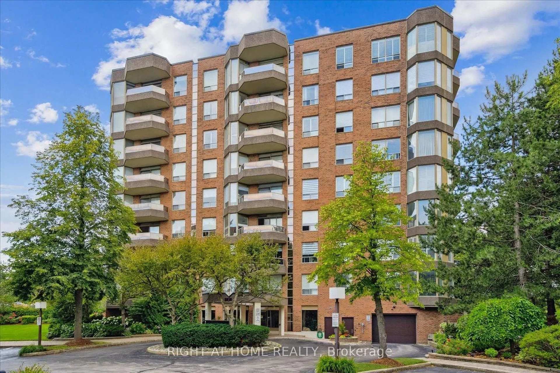 Property For Sale | W12903538