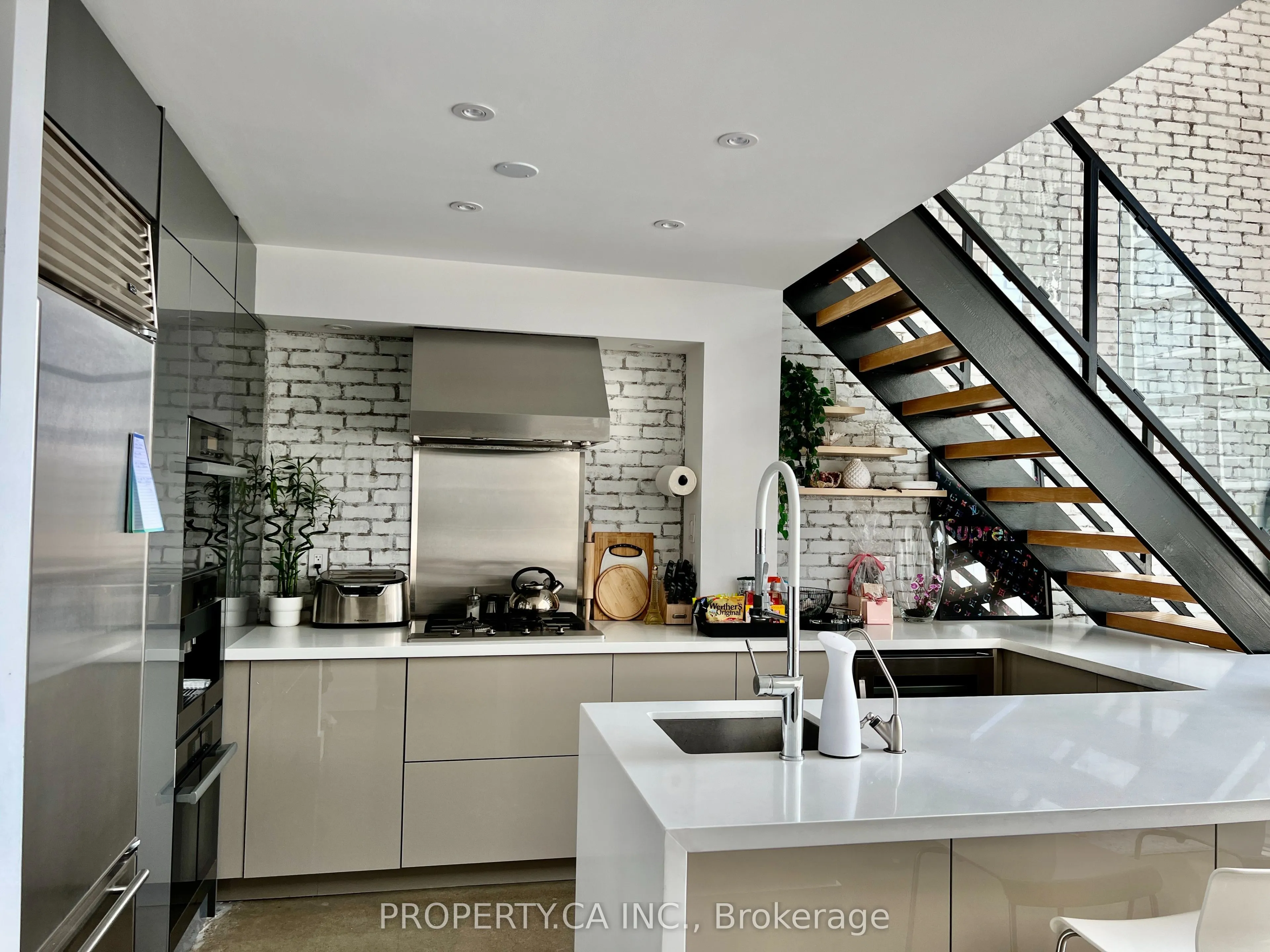 Property For Sale | W12906678