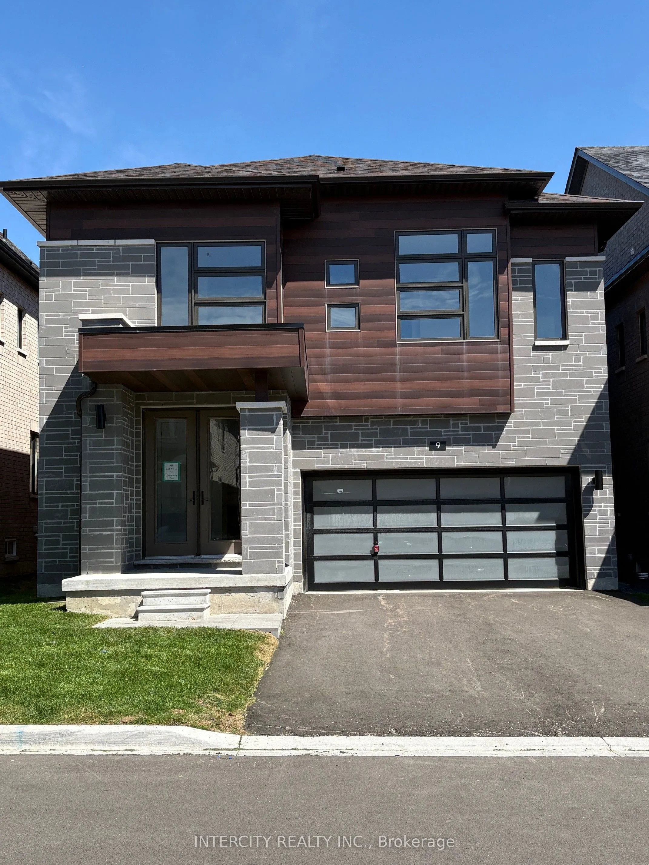 Detached Home For Sale | W12912112