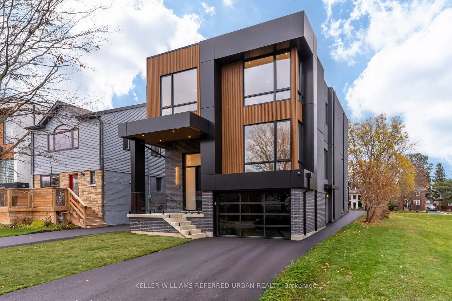 Detached Home For Sale | W12912292