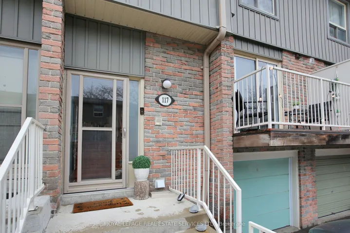 60  Hanson  Road, Mississauga, ON L5B 2P6