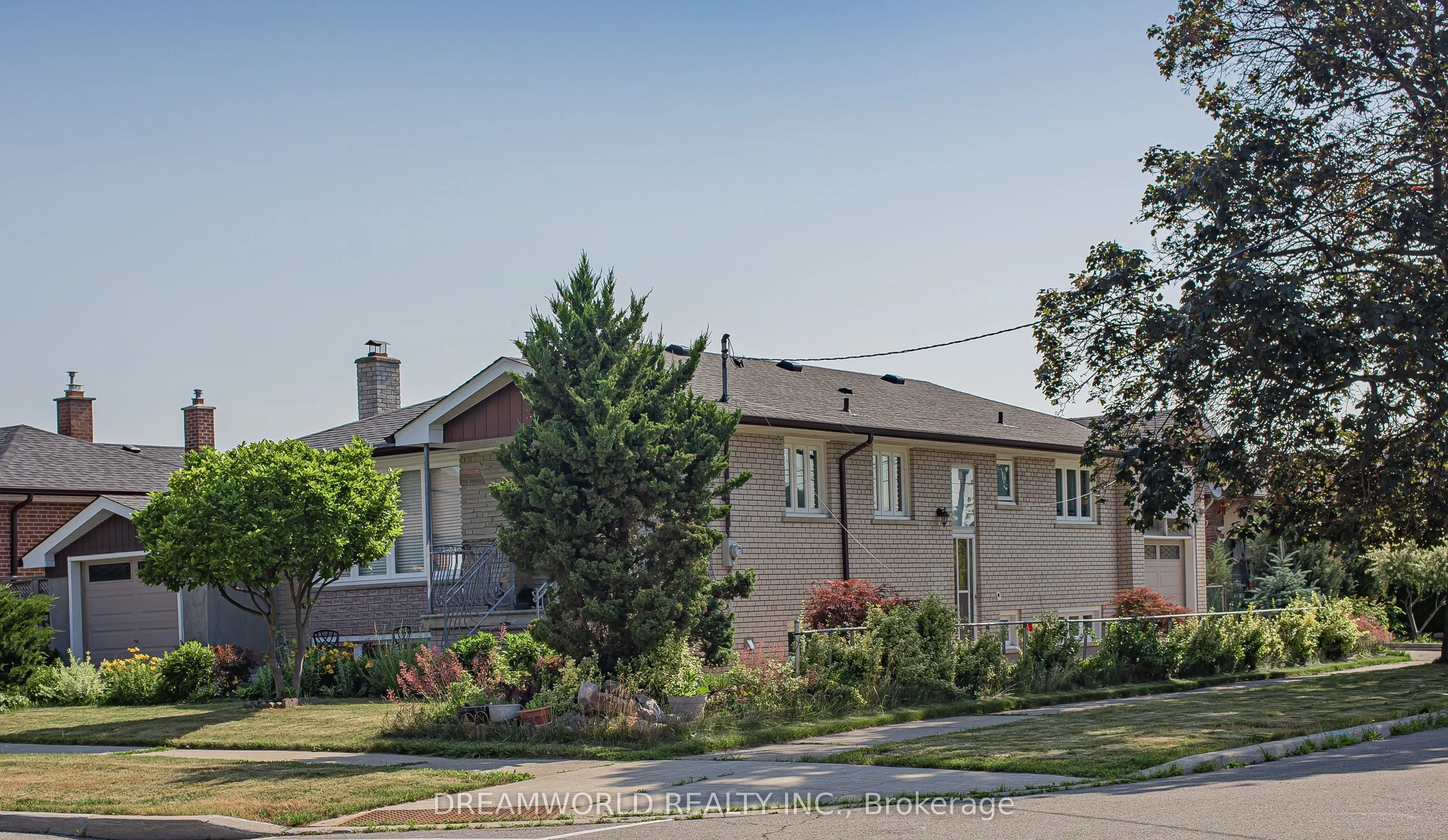 Detached Home For Lease | W12914454