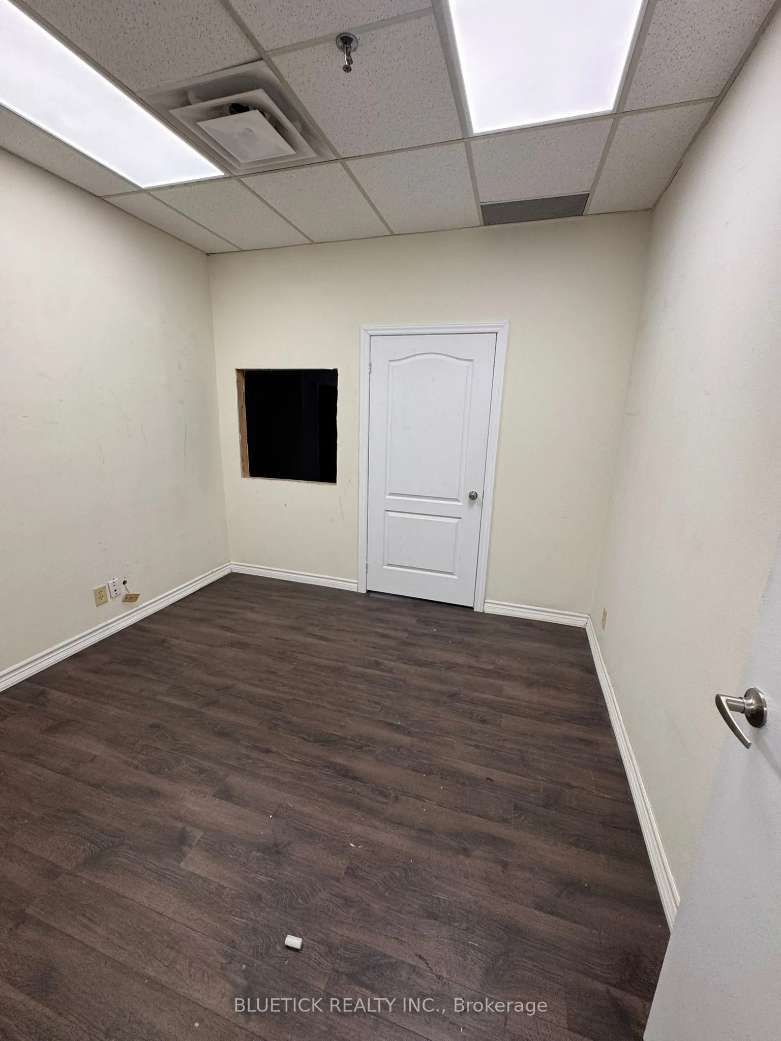 Industrial Property For Lease | W12919976