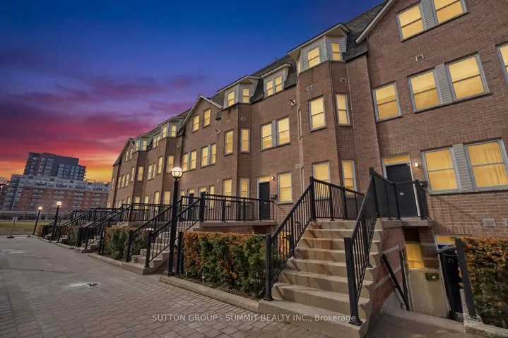 760  LAWRENCE W Avenue, Toronto W04, ON M6A 3E7