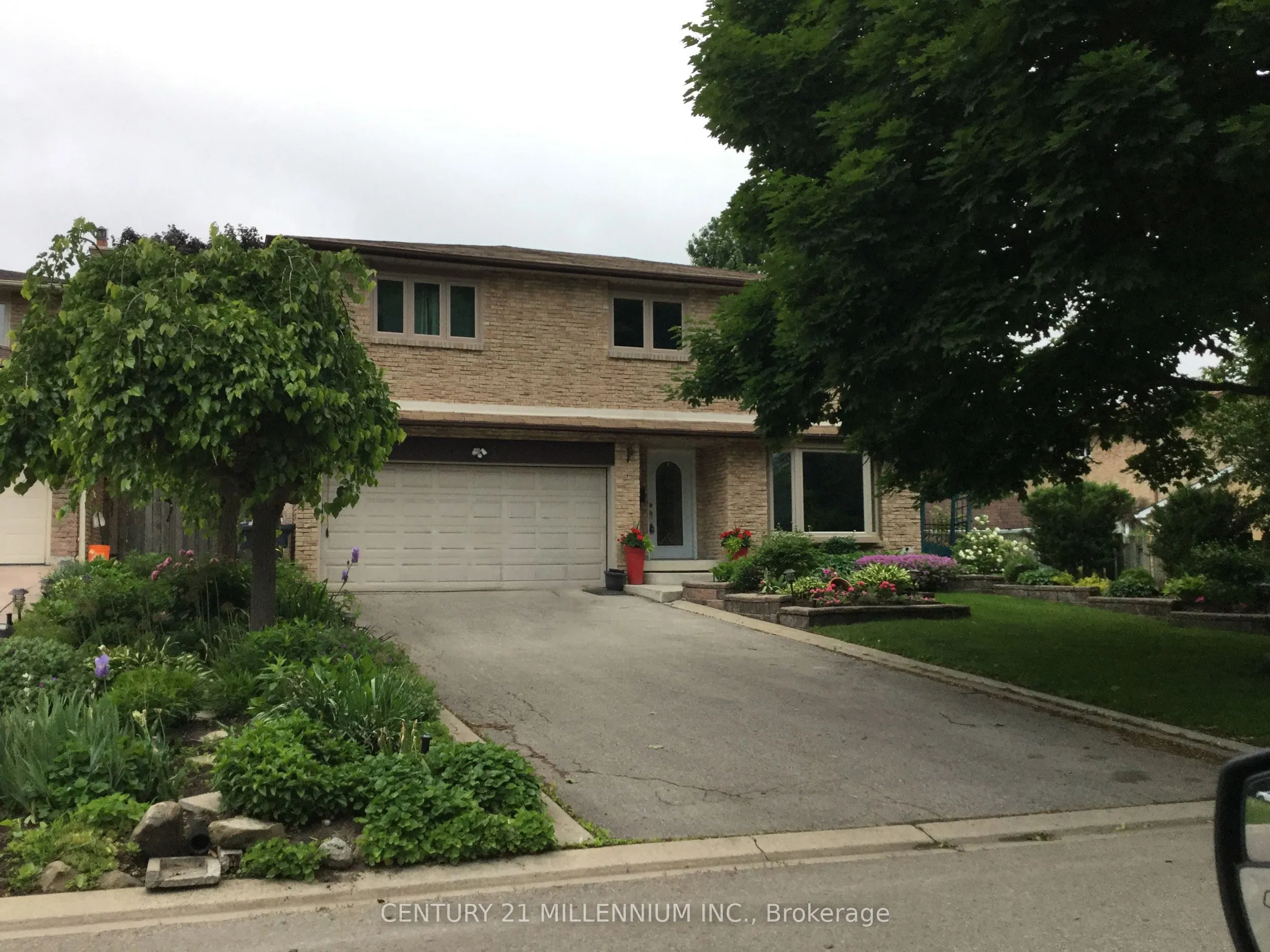 Detached Home For Sale | W12923400