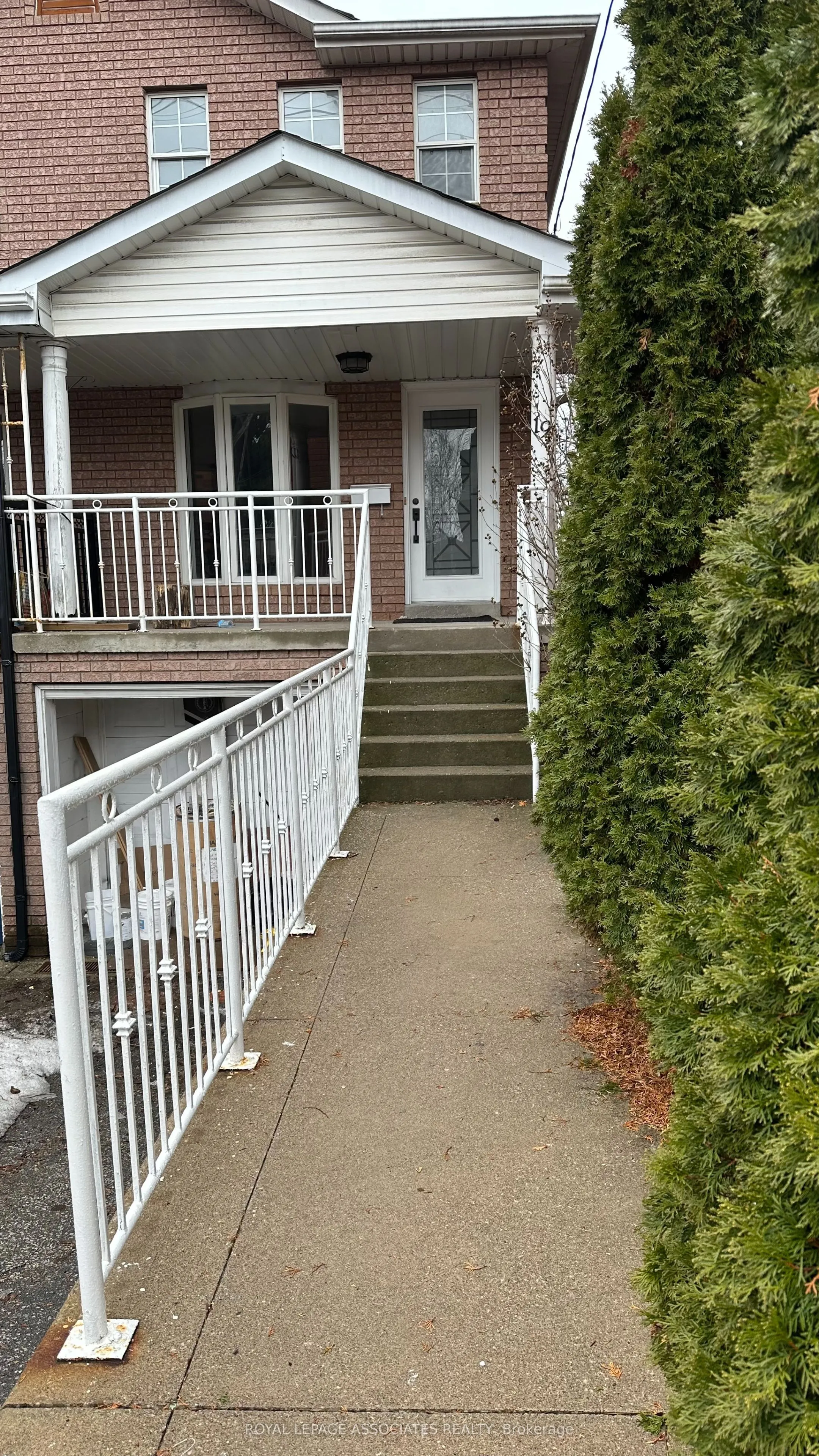 Semi-Detached Home For Lease | W12924000