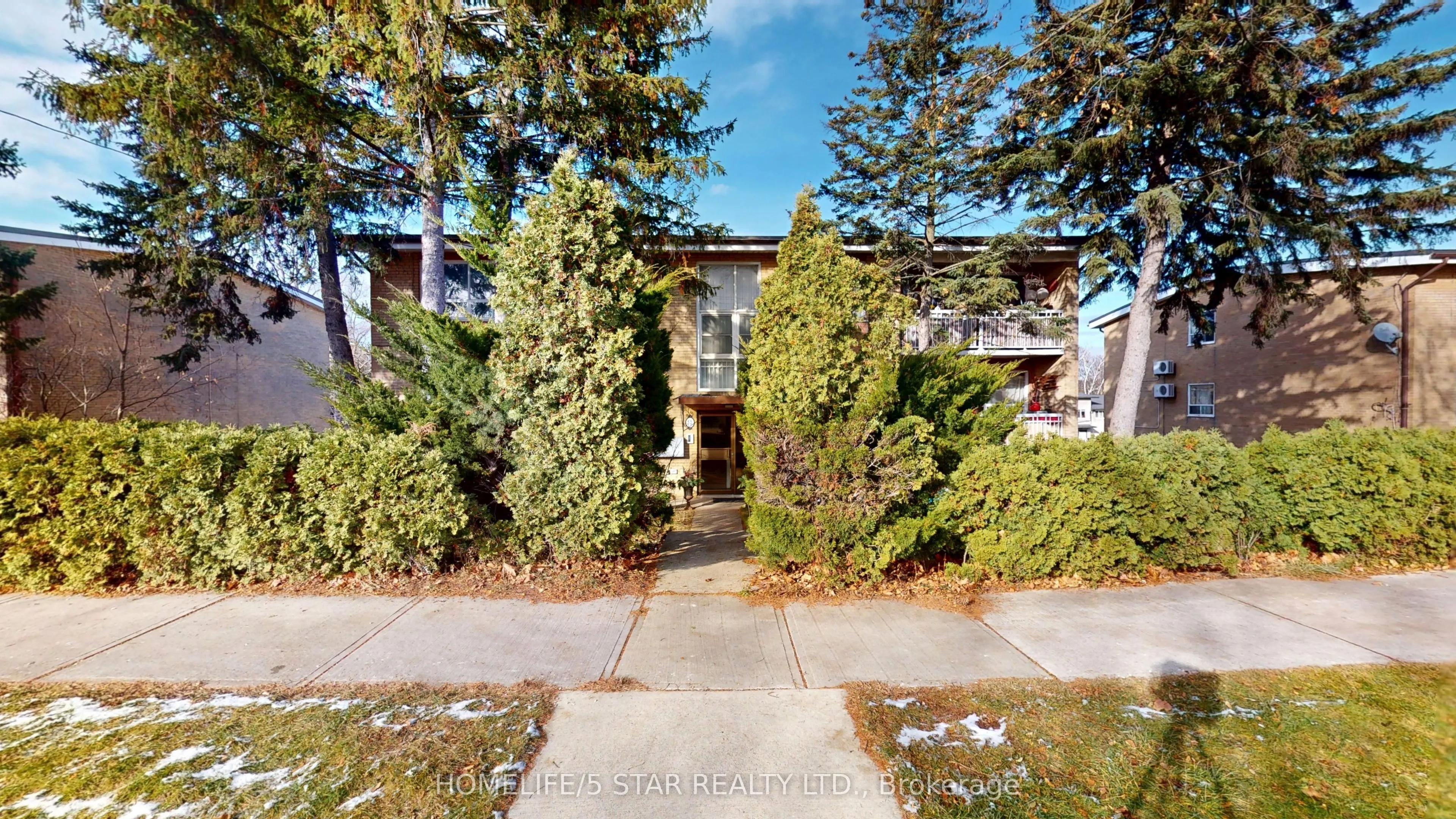 Detached Home For Lease | W12924674