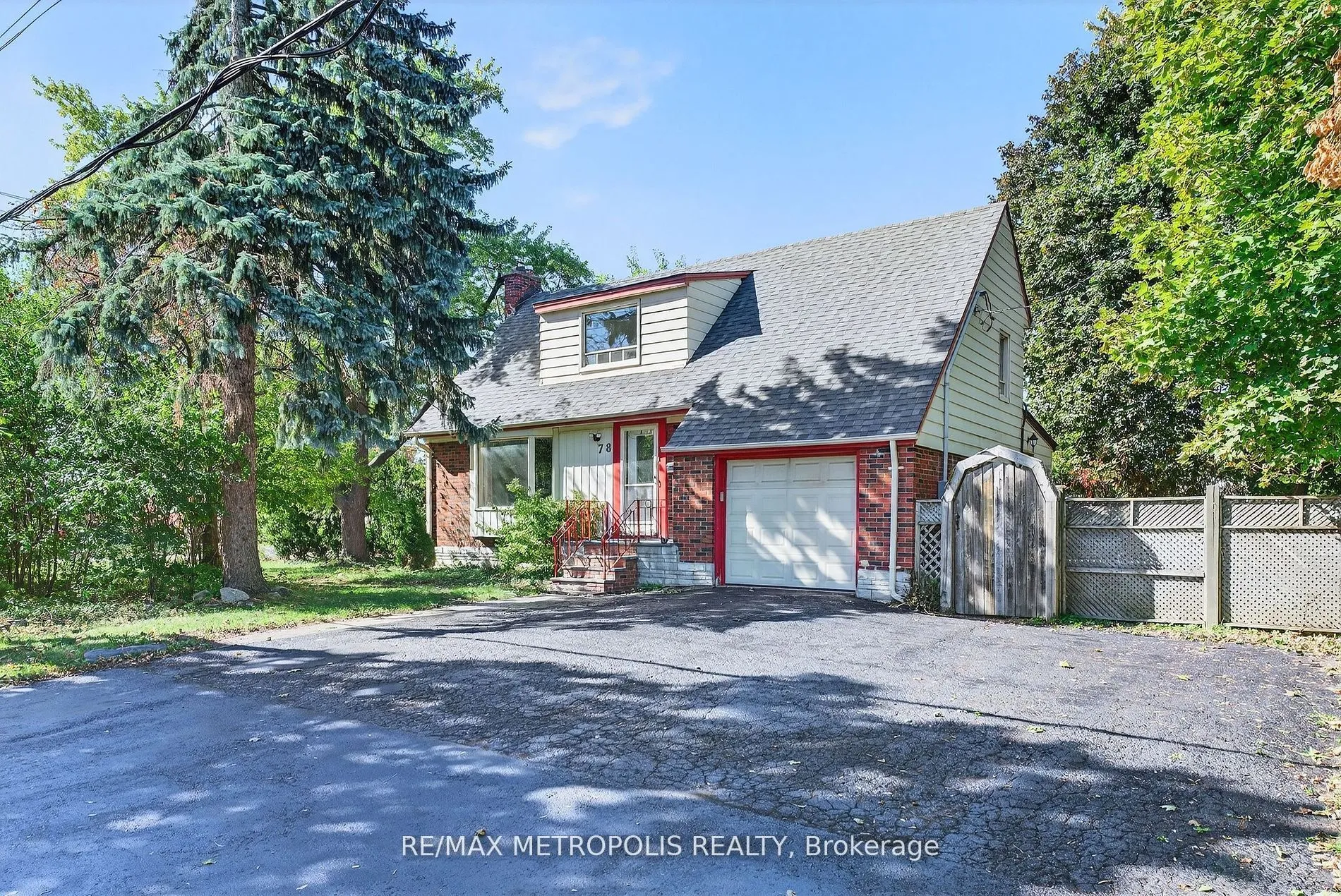 Detached Home For Lease | W12928516