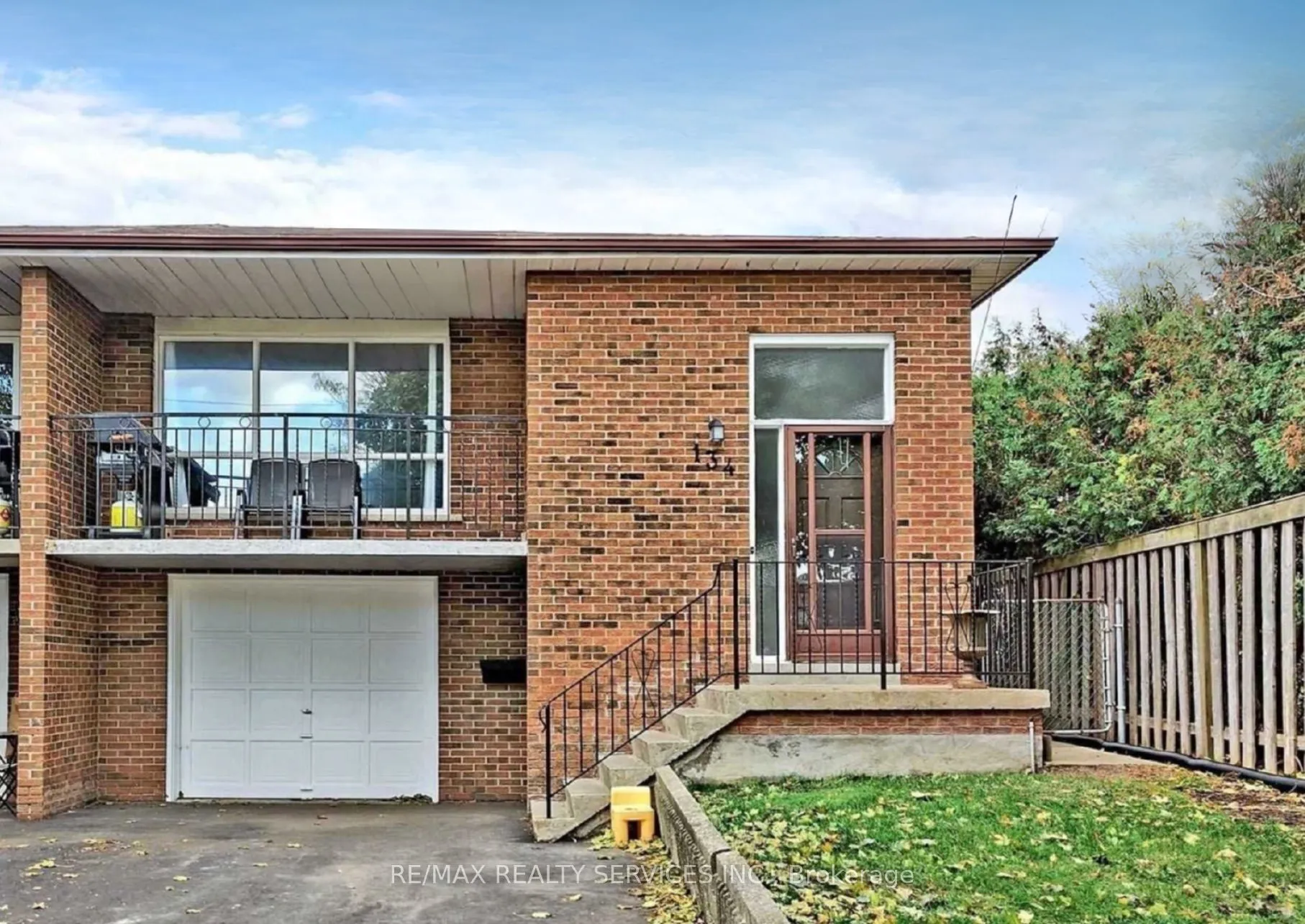 Semi-Detached Home For Lease | W12928550