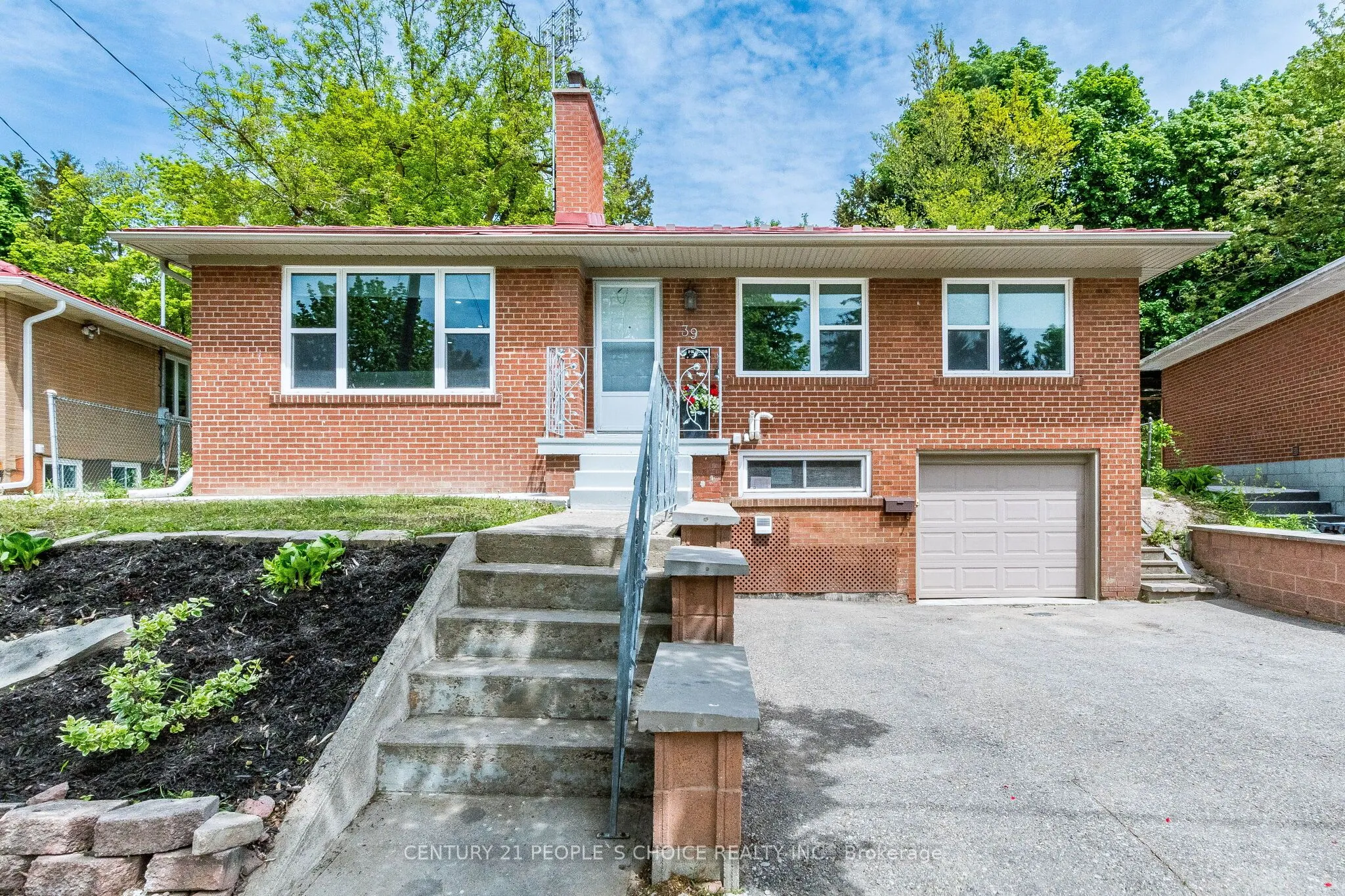 Detached Home For Lease | W12933022
