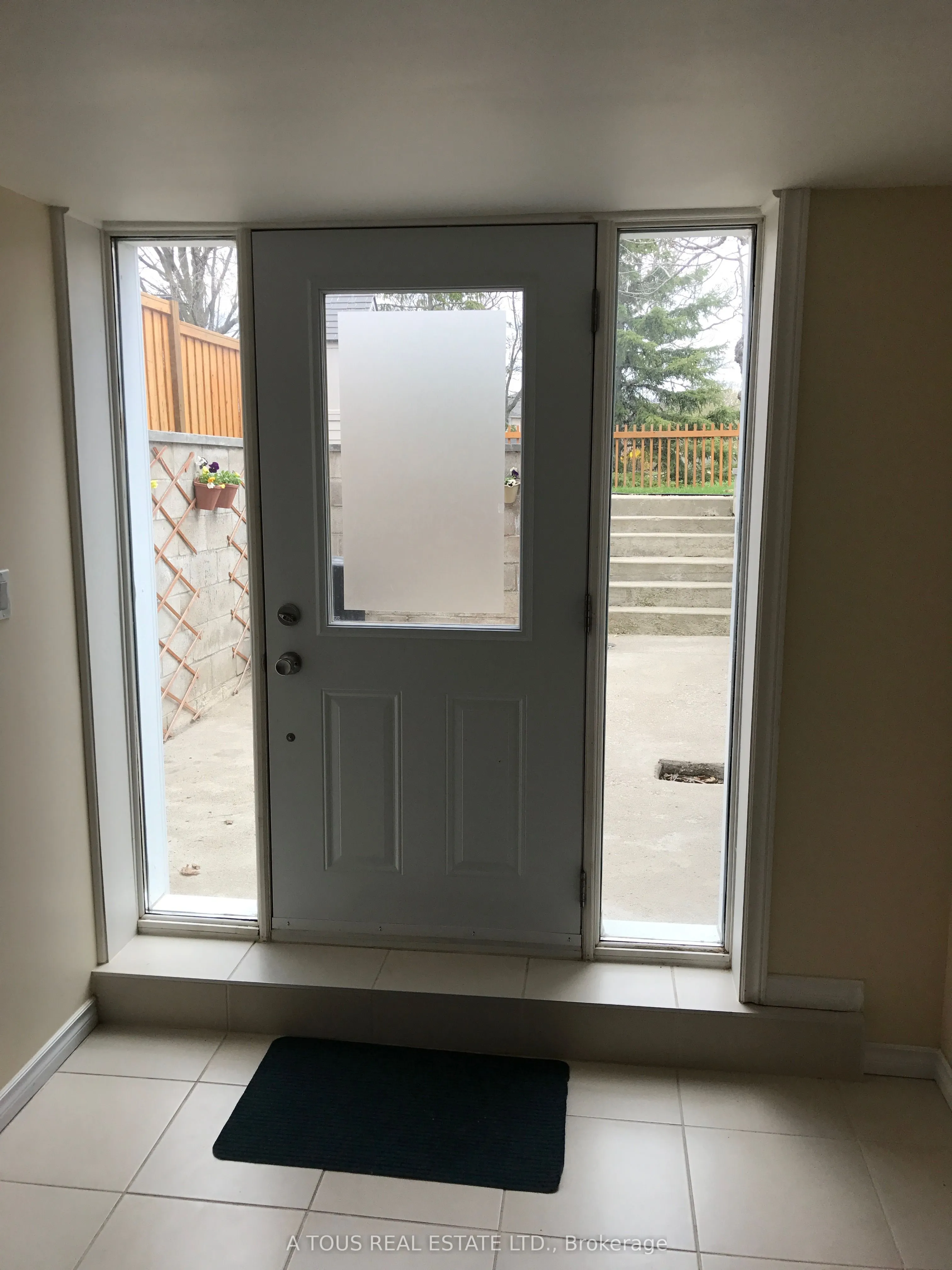 Detached Home For Lease | W12934586