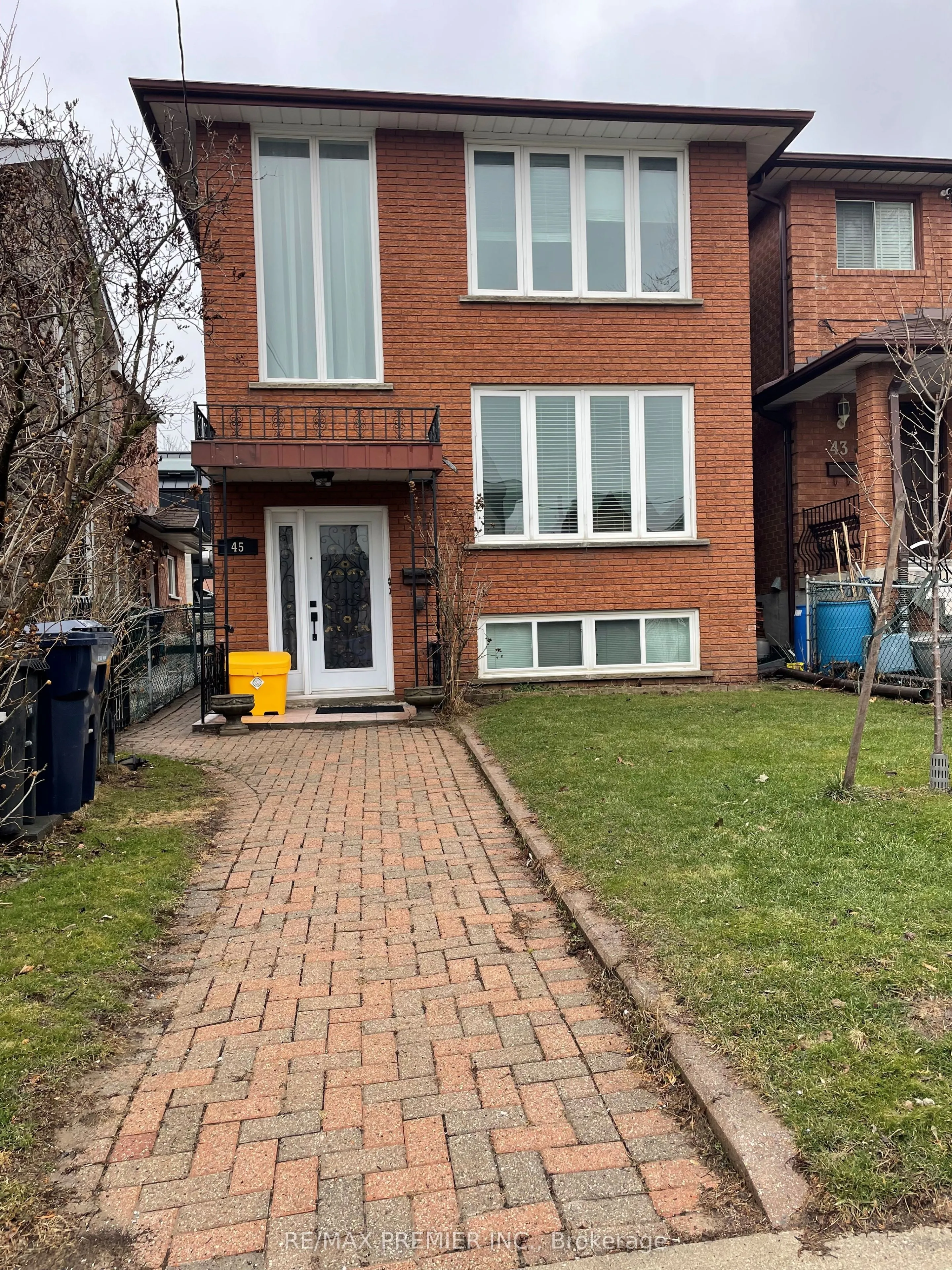 Detached Home For Lease | W12935768