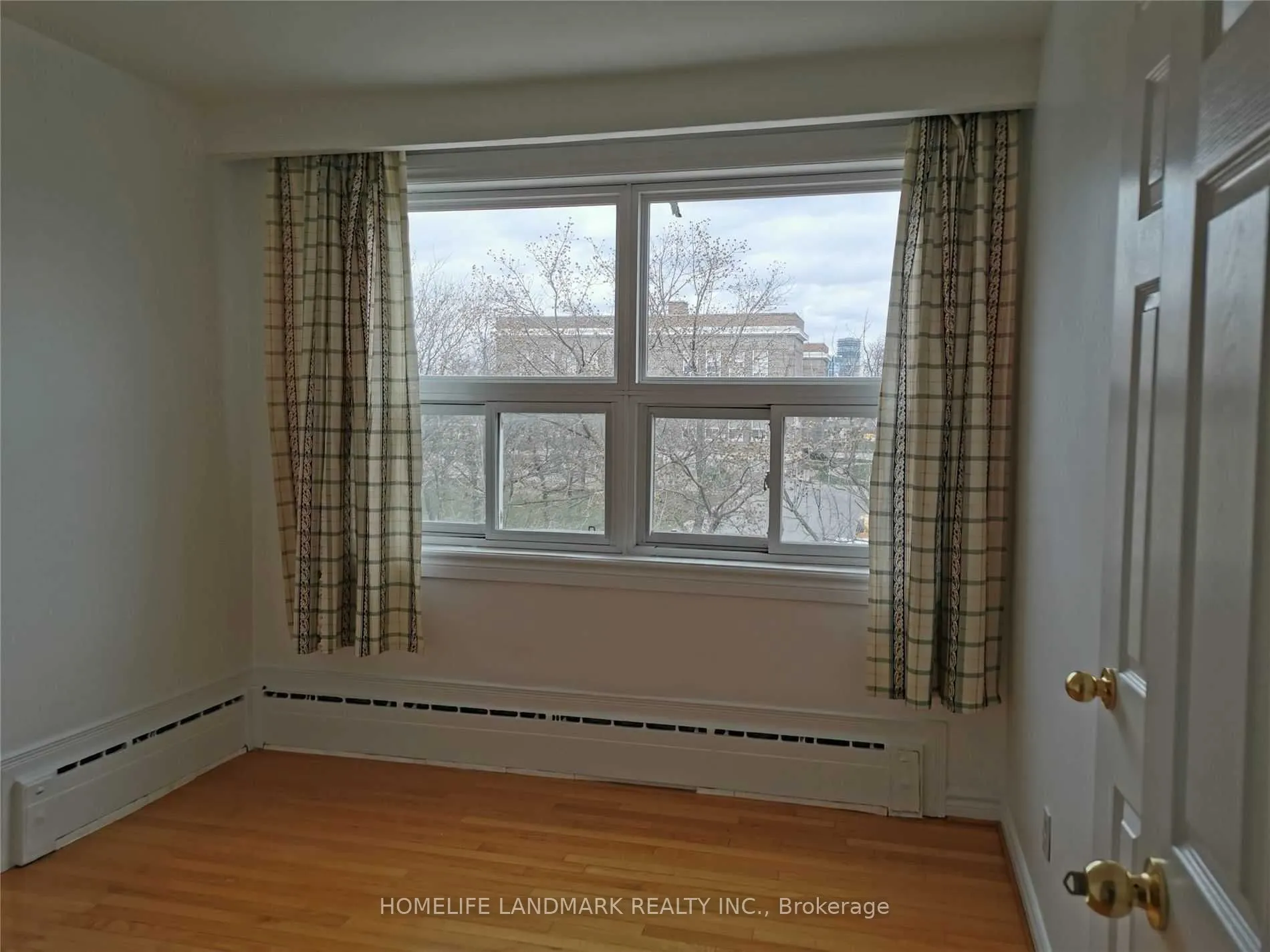 Cottage For Lease | W12941598