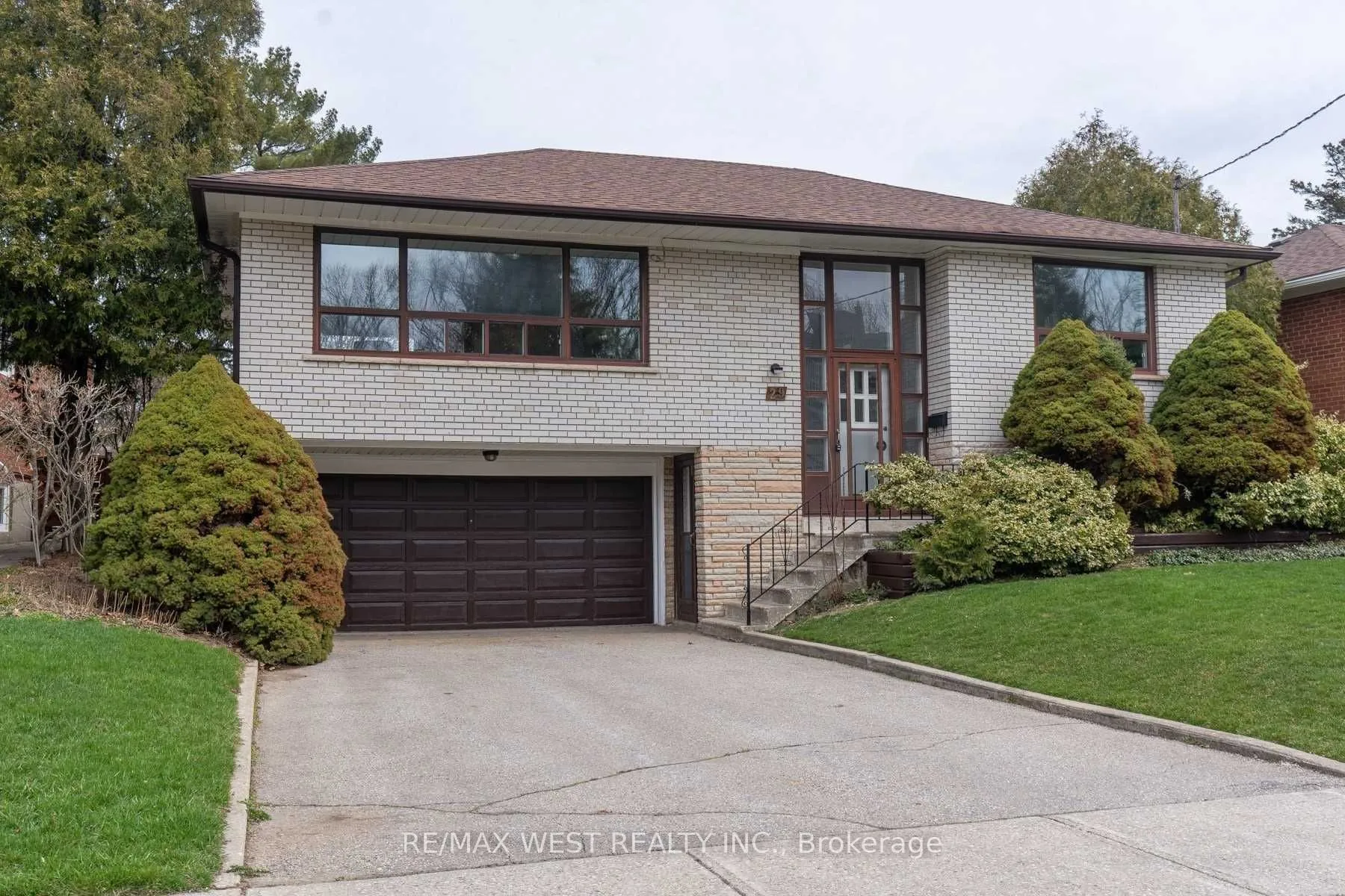 Detached Home For Sale | W12943466