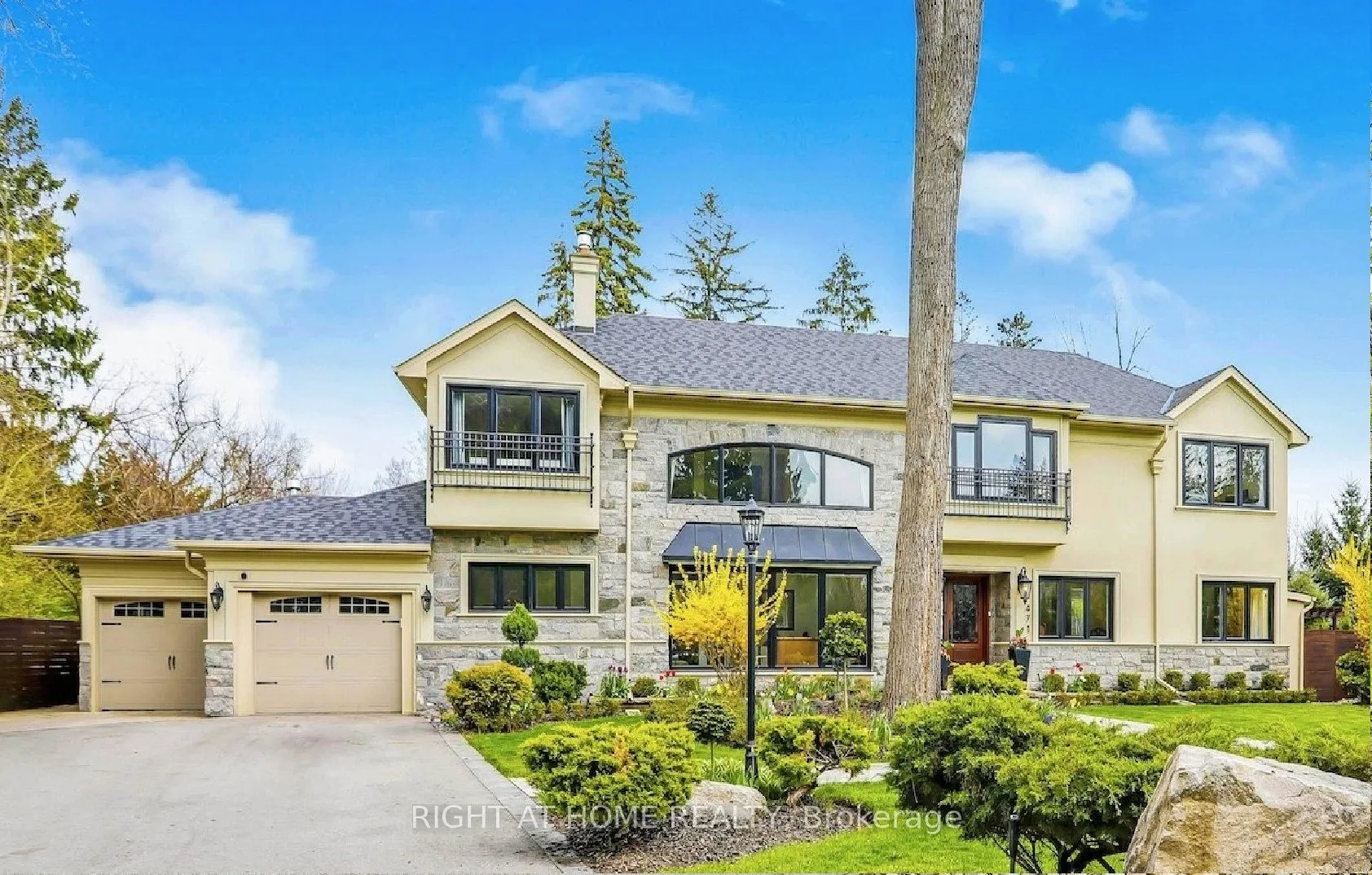 Detached Home For Sale | W12944366