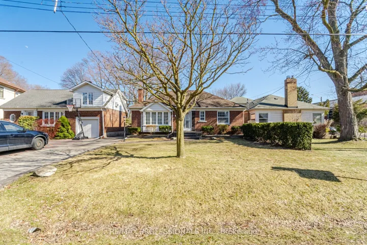 1  Loyalist  Road, Toronto W08, ON M9A 3P2