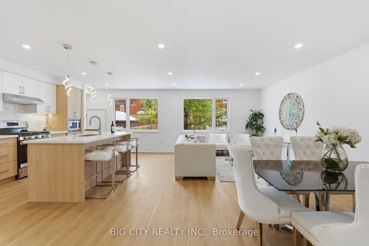 68  Westholme  Avenue, Toronto W02, ON M6P 3B8