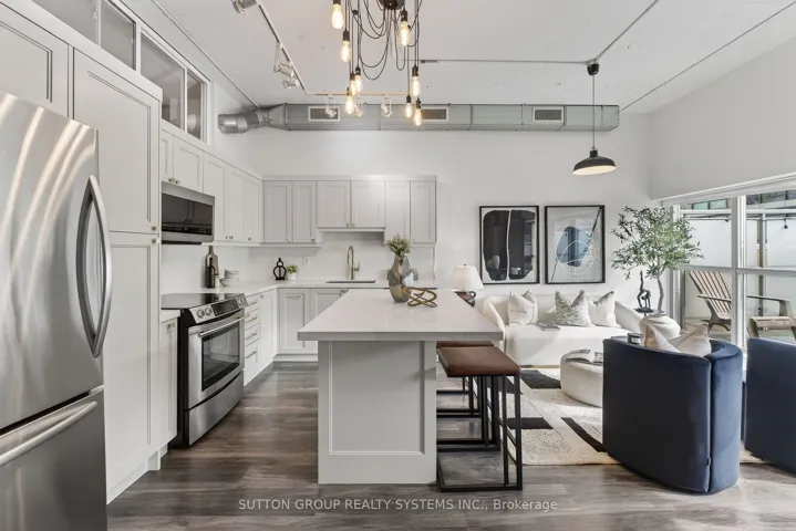 2  Fieldway  Road, Toronto W08, ON M8Z 0B9