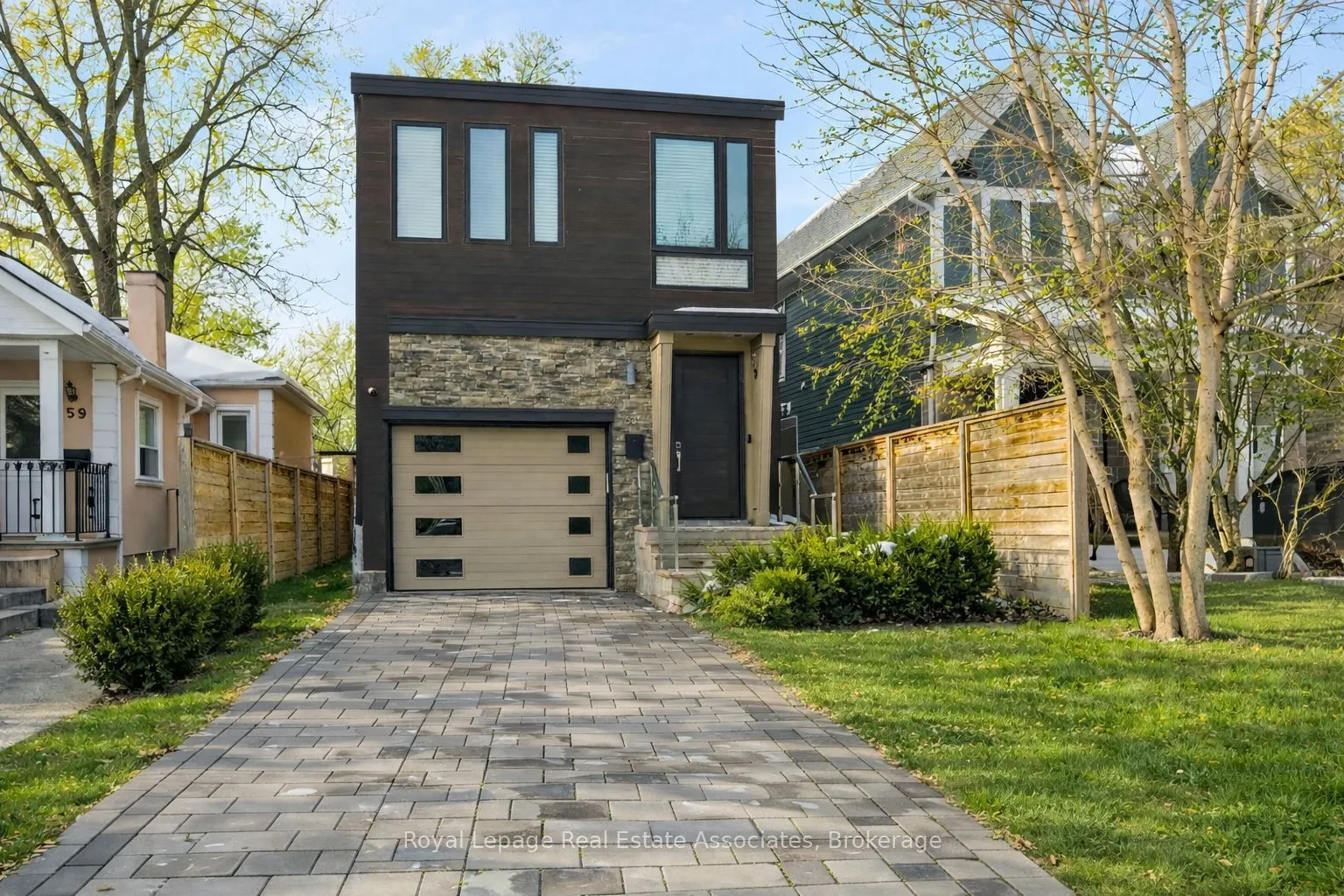 Detached Home For Sale | W12950394